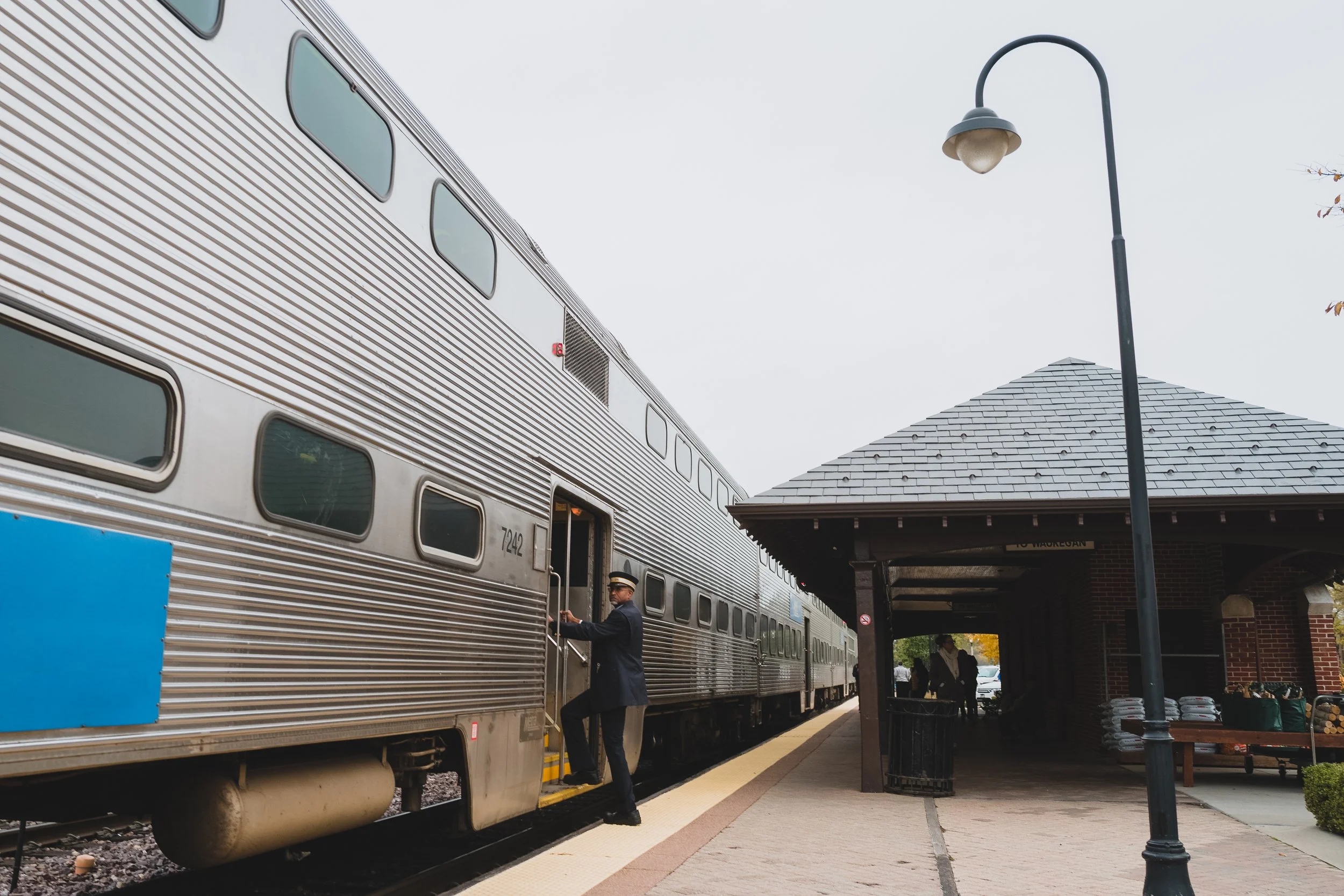 Lake Forest Metro Station- to Chicago