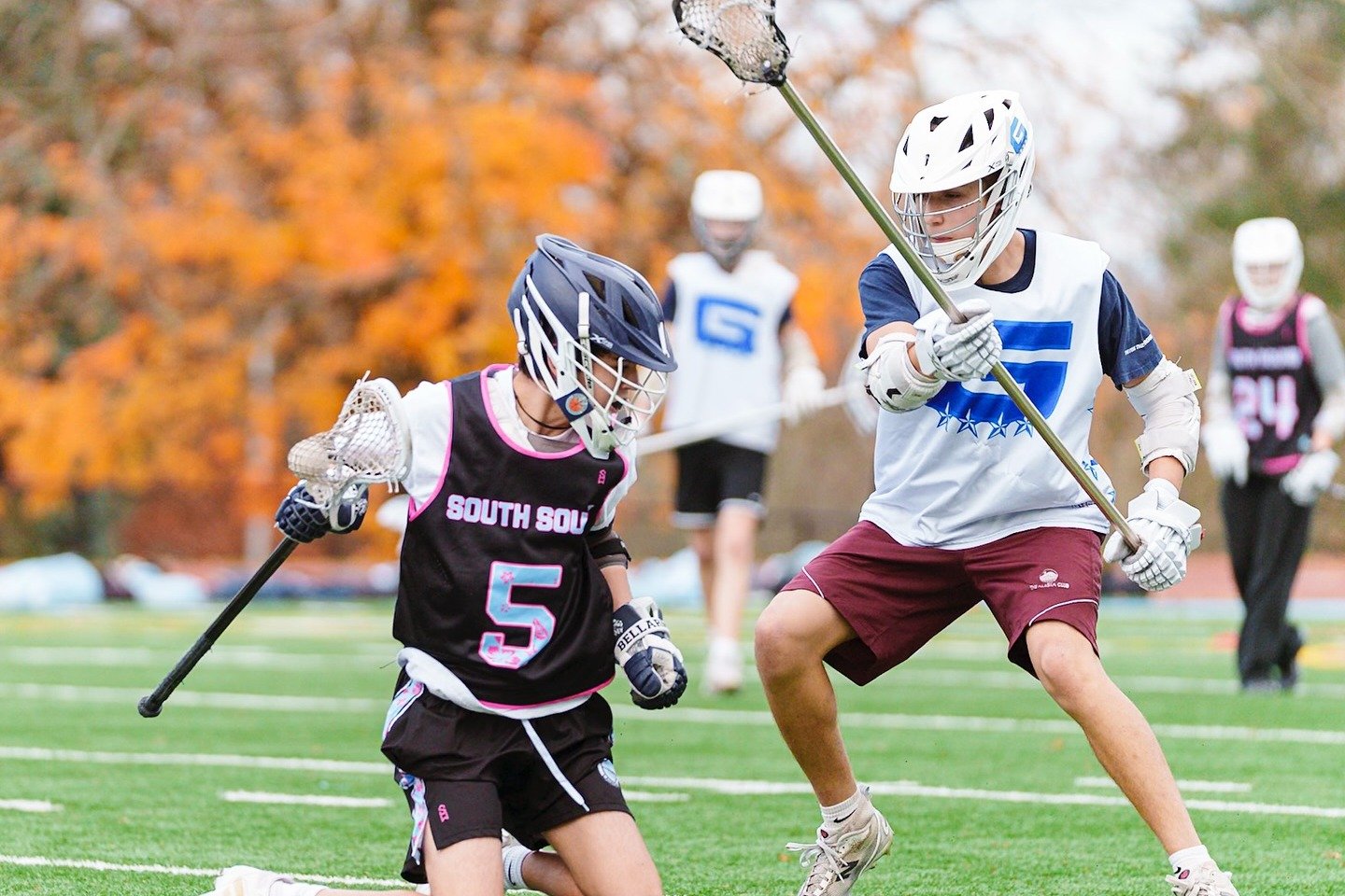 A South Sound player dodges a defender in front of fall foliage at the 2025 Oregon Fall Classic