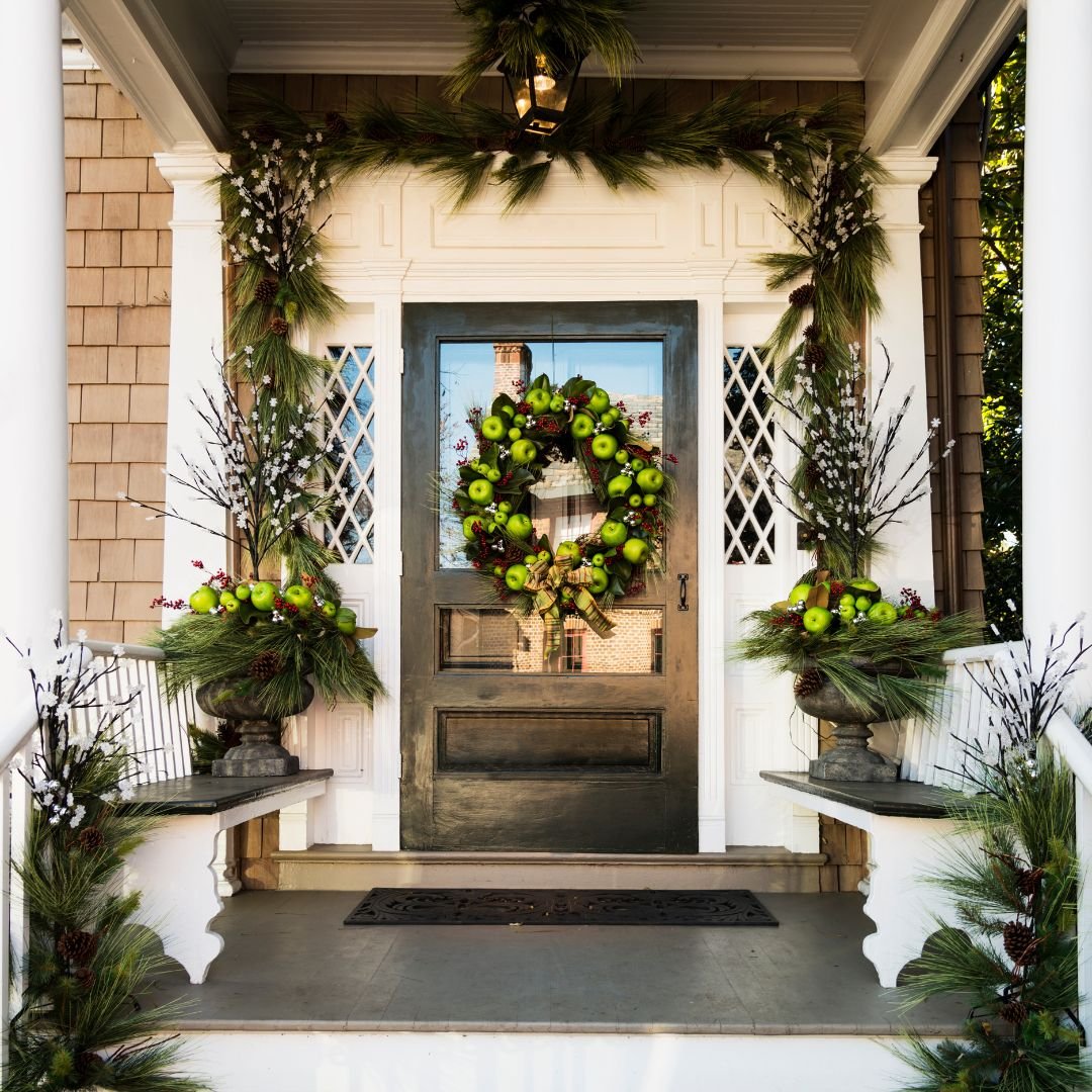 holiday decorations christmas decor curb appeal when to sell your home when is a good time to sell a home selling a home during the holidays can i sell my home during the christmas holidays moving to florida buying a home in florida horizon west