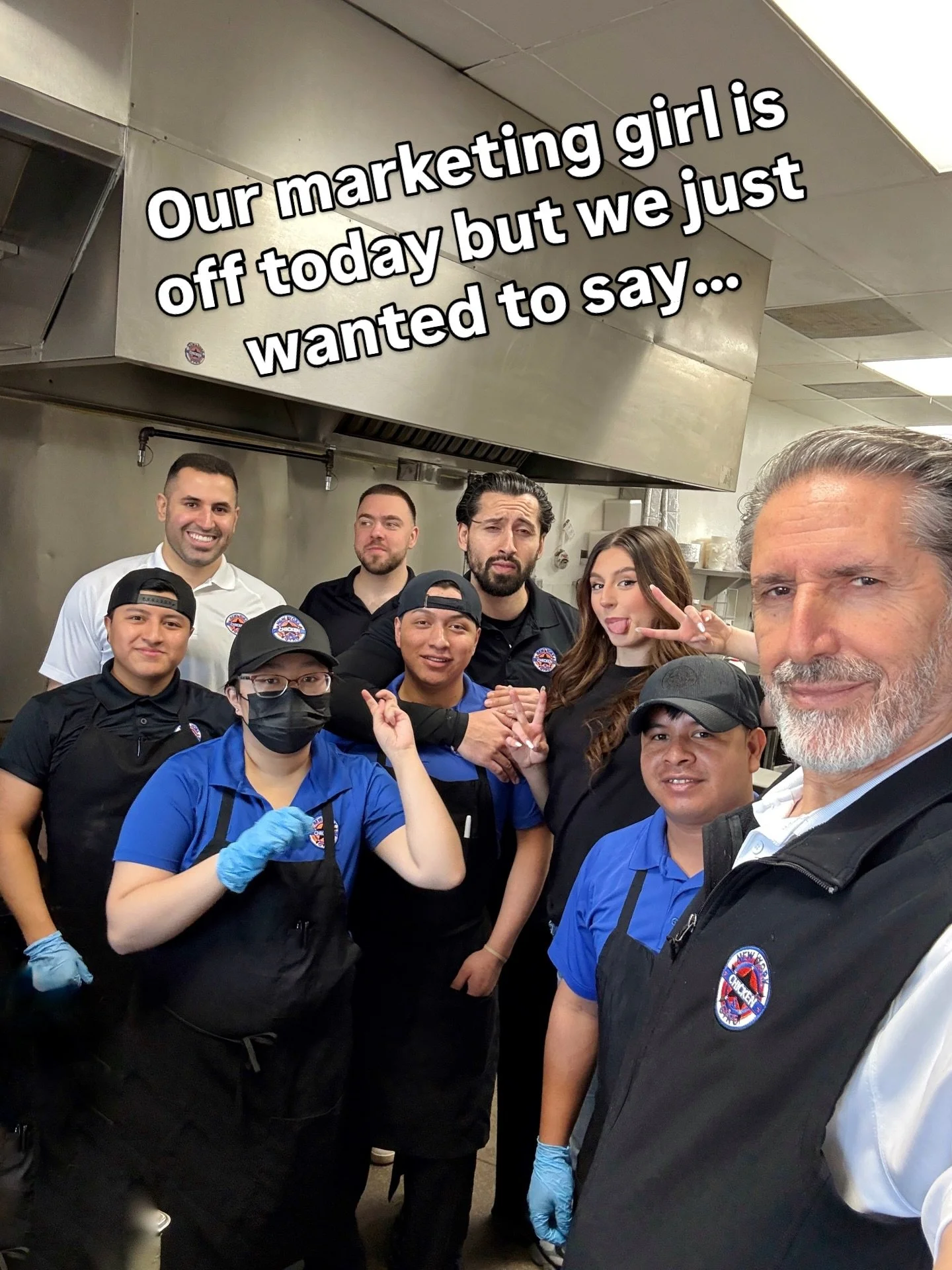 Papa Gyro with the selfie 😆 Wishing everyone a Happy Thanksgiving today, hope you have the best and relaxing day. We&rsquo;re open until 5 today so come by and treat yourself to a platter, $9.99 today and tomorrow!!🎉

#halal #losangeles #habib