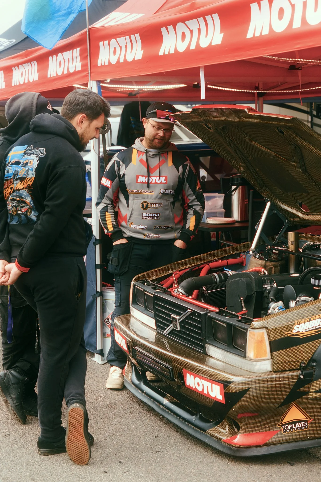 LZWorldTour003 copySUMMER_SPECTACULAR_RACE_DAY.jpg