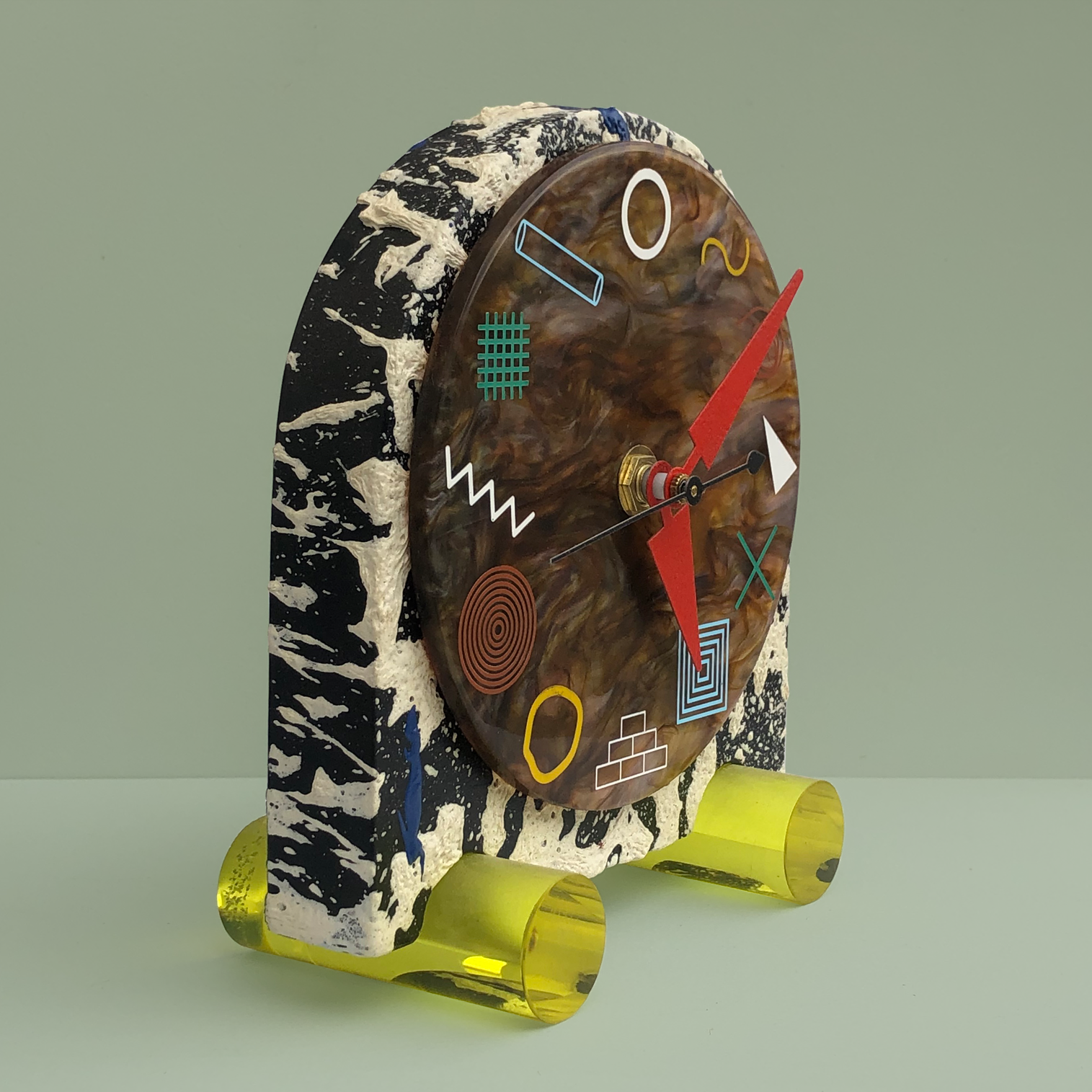 WILDBOD - MINI CLOCK - 01 - SIDE VIEW.png