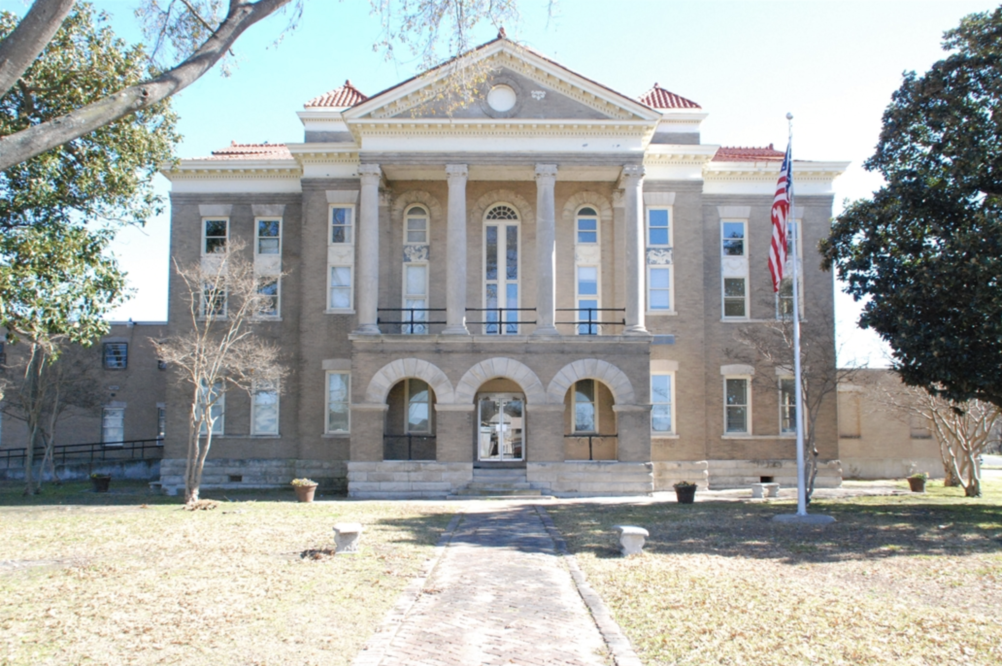 Rolling Fork Courthouse.png