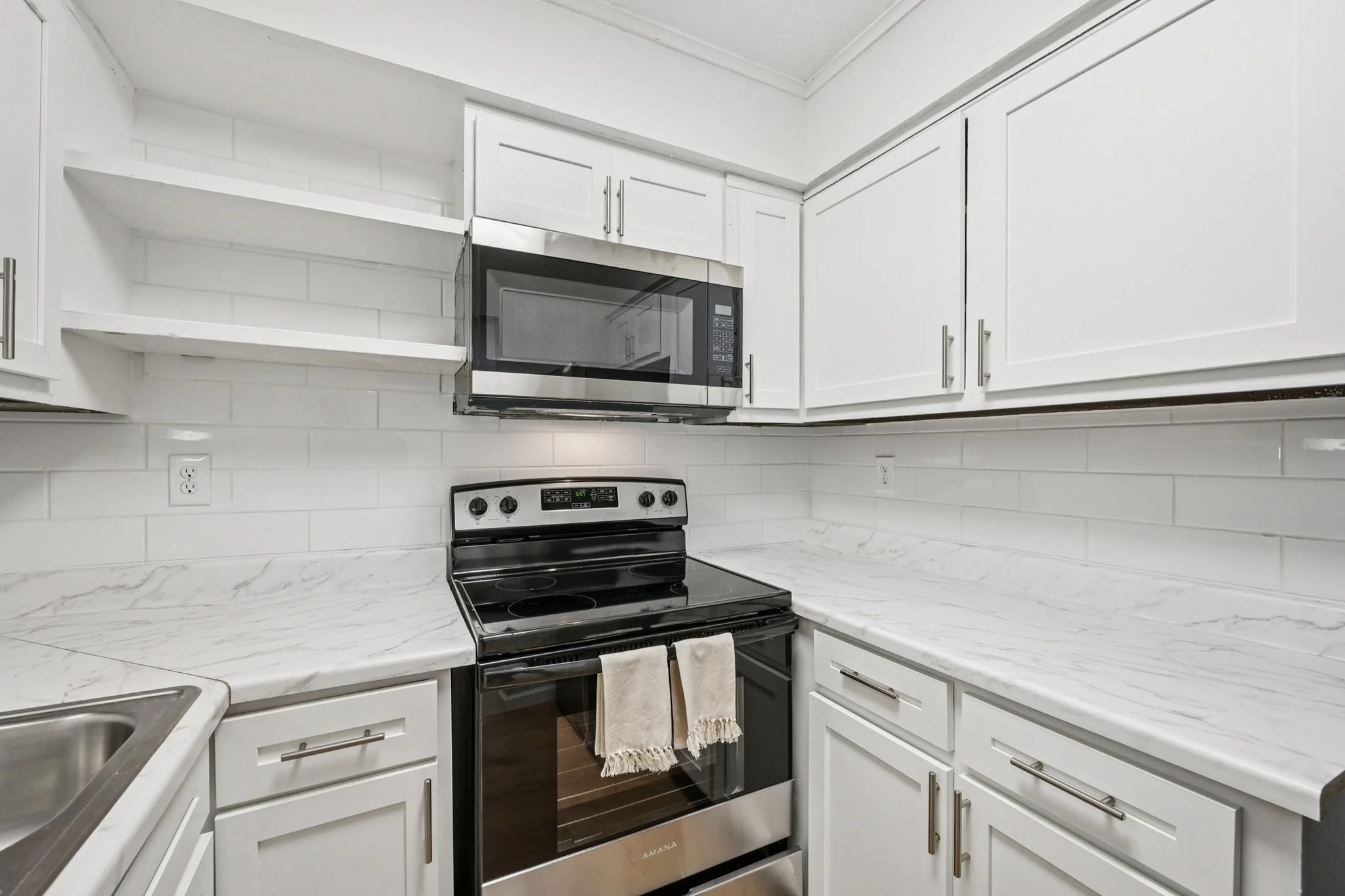 10-web-or-mls-Plane Tree Dr W-S0210-010.jpg