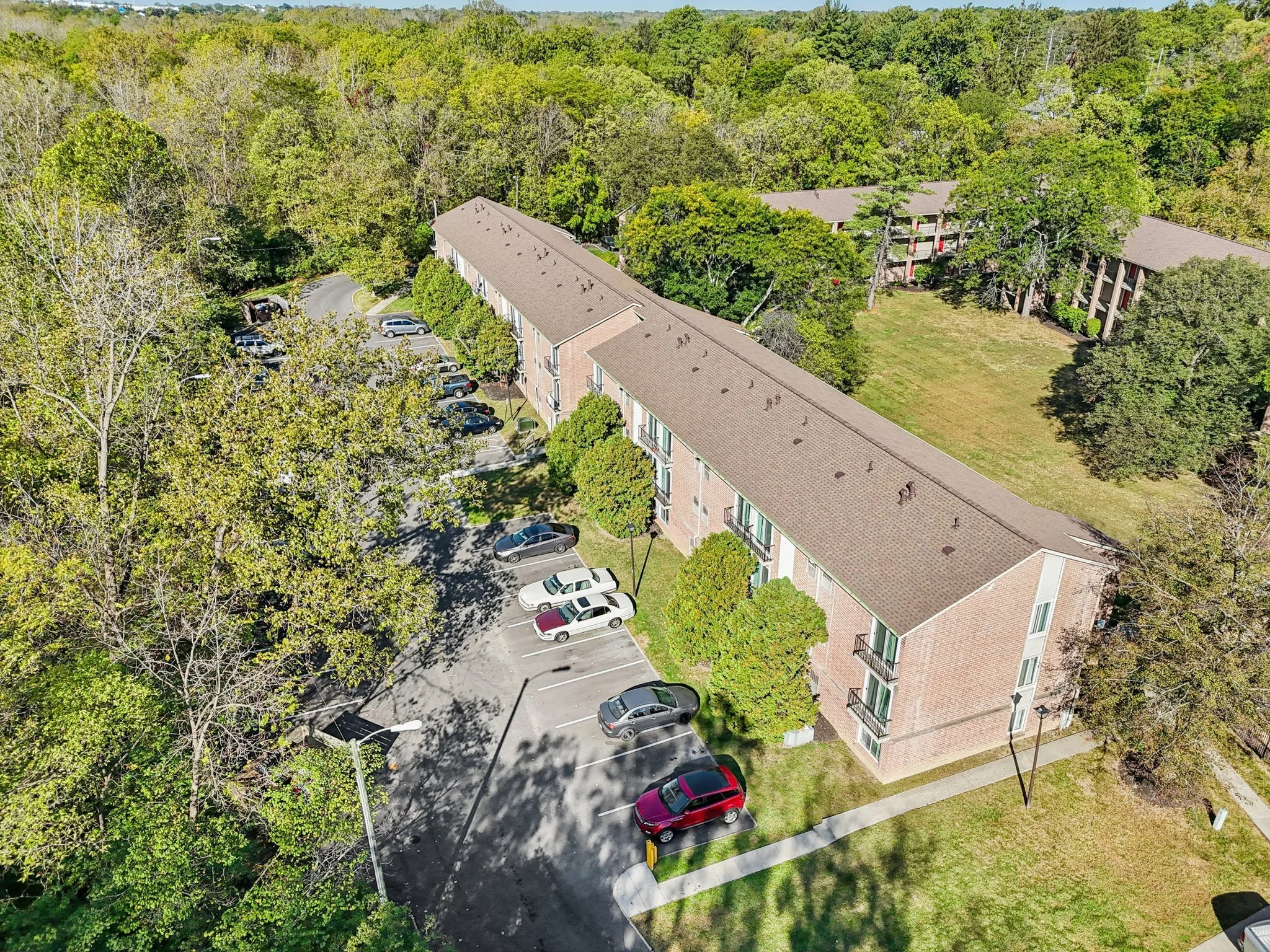 32-web-or-mls-Plane Tree Dr W-S0210-032.jpg