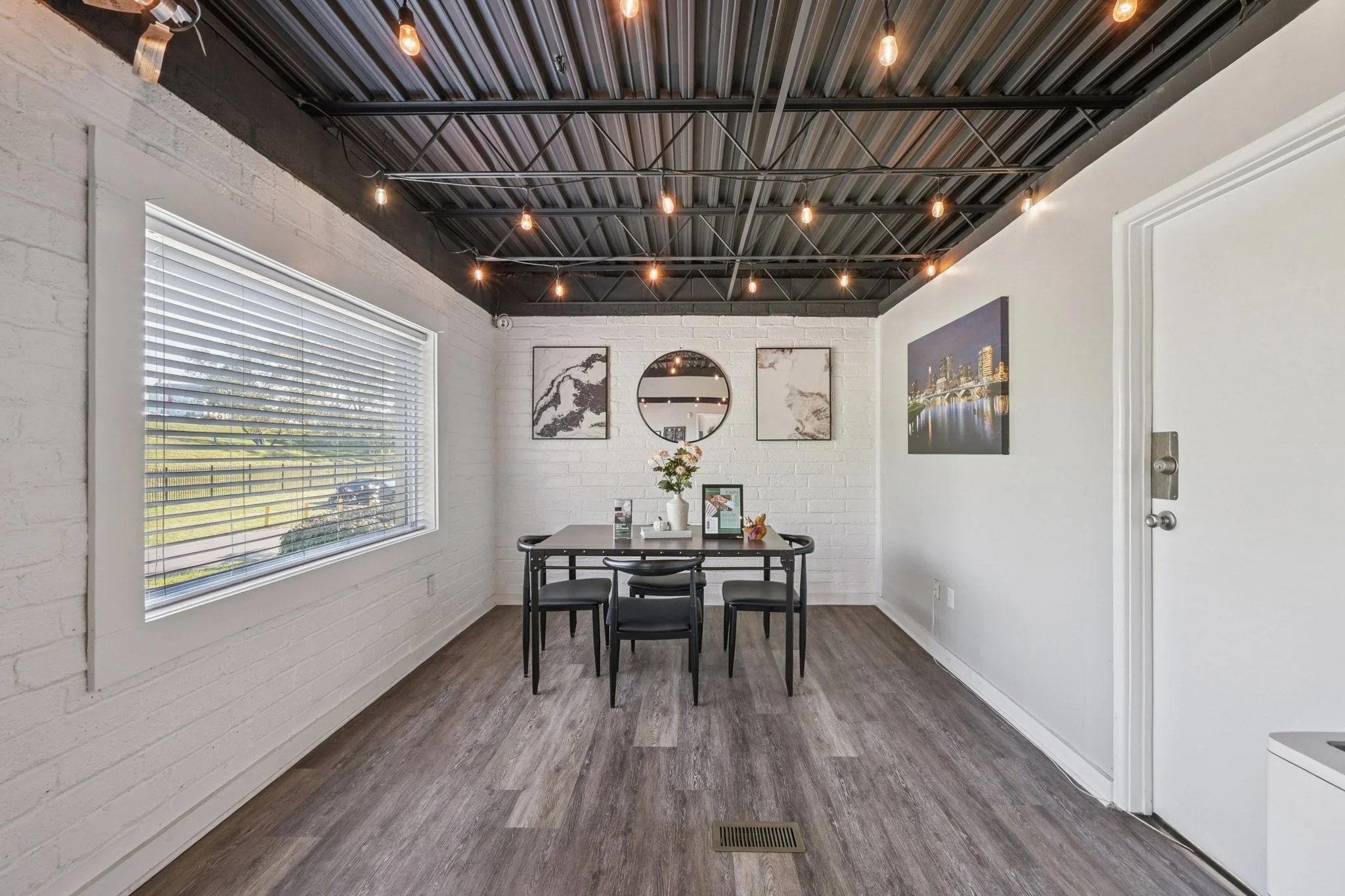 39-web-or-mls-Plane Tree Dr W-0210-907.jpg