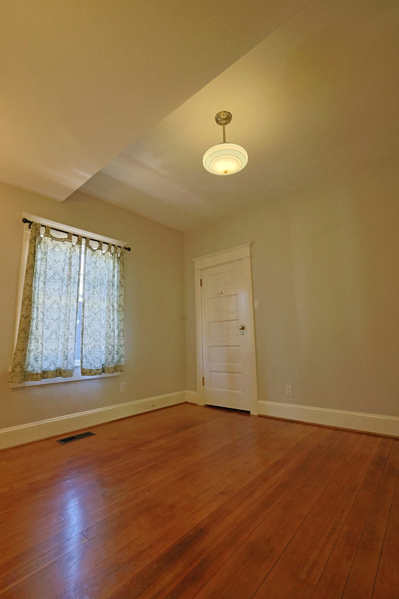 Threshold house rental pics-47.jpg