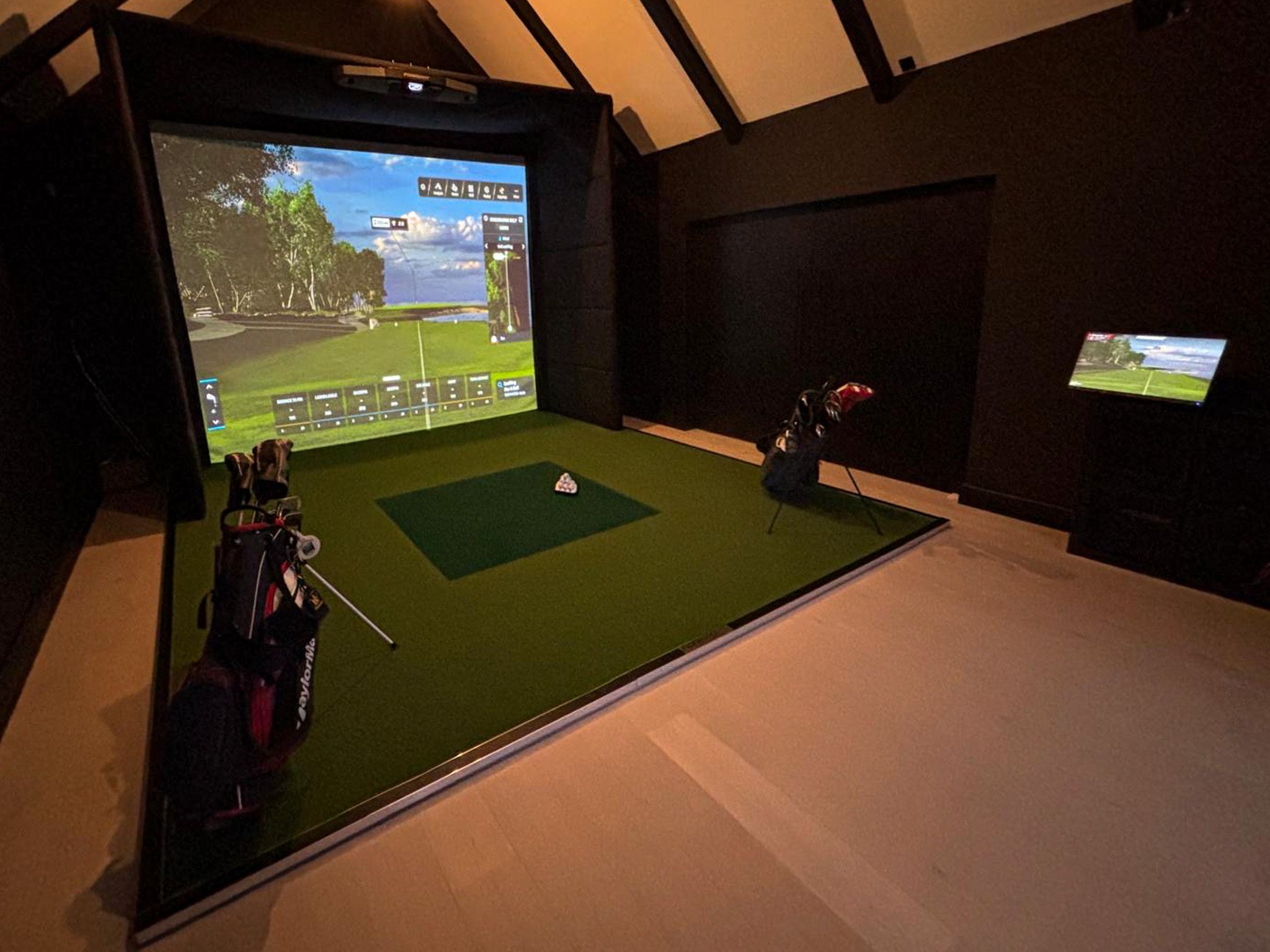 Golf Simulator.jpg