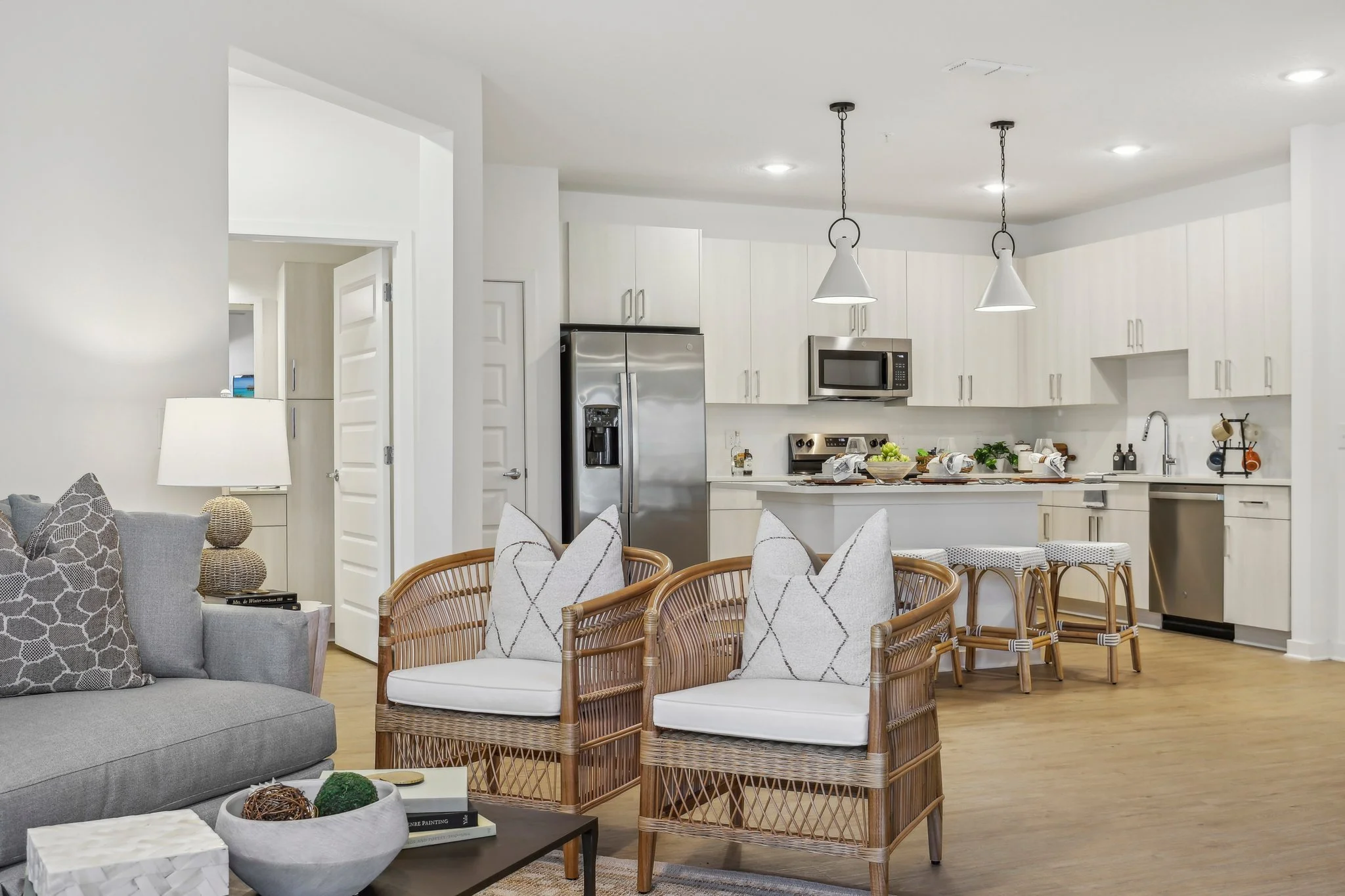 7-web-or-mls-Oxmoor Rd-3105-007.jpg