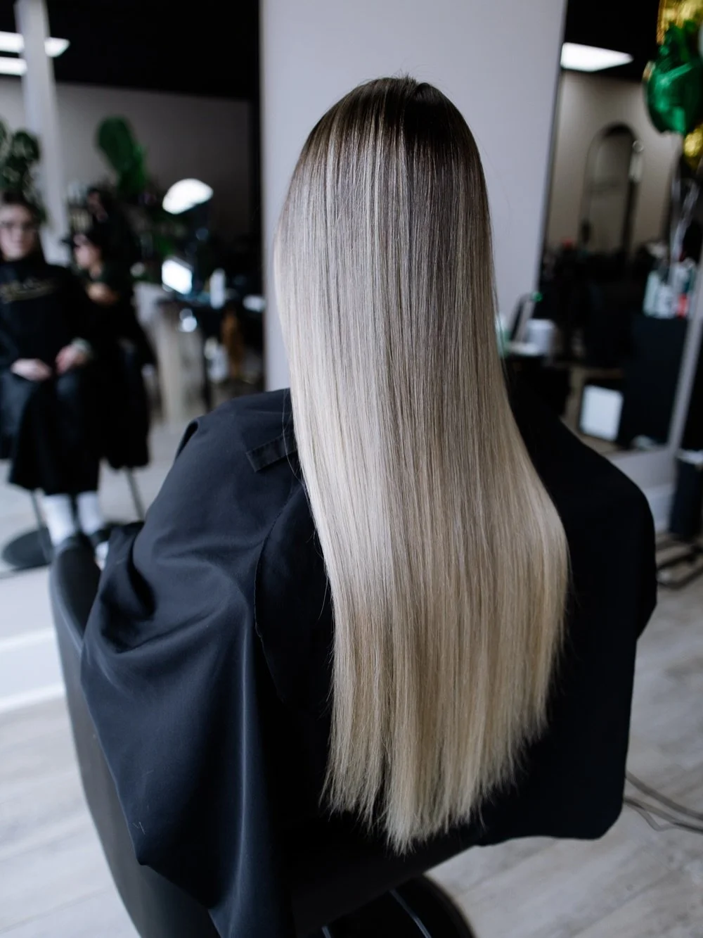 Summer is around the corner&hellip; which means now is the time to start planning your transformation ☀️✨

Custom extensions + colour take time, especially when we&rsquo;re creating something fully tailored to you. The earlier you book, the more flex