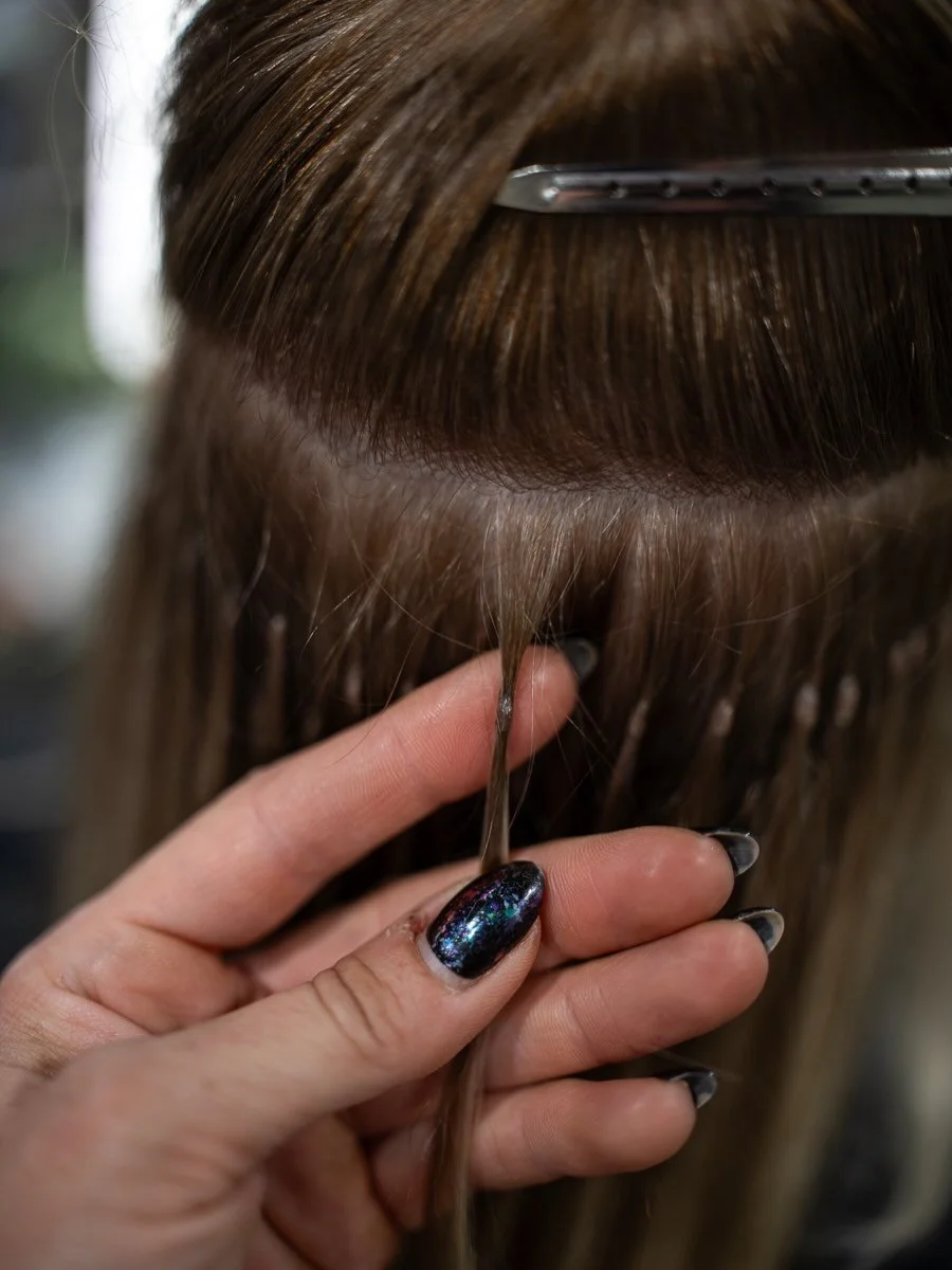 Sure, before &amp; afters are nice, but the bonds are what really make or break an installation 👀

Every little detail counts:

How the bonds are created before the install even happens
How much keratin you have to work with
How you roll the bond
Ho