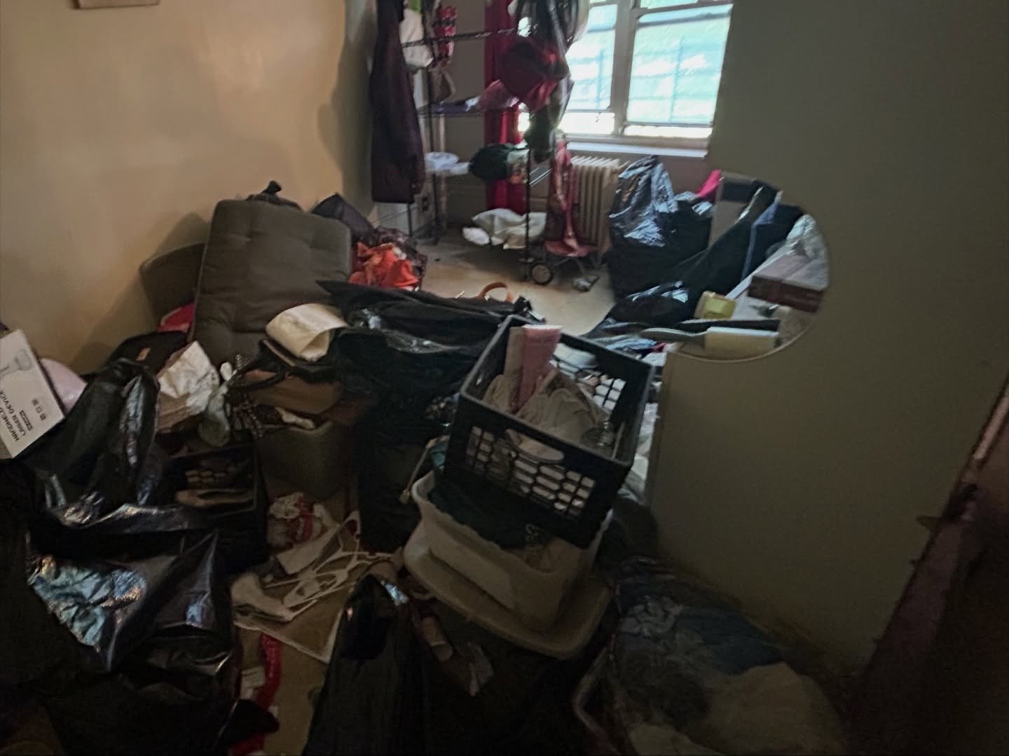 Progress doesn&rsquo;t happen overnight &mdash; it happens one decision at a time.
This room had years of stress, life changes, and overwhelm built into it&hellip; and that&rsquo;s nothing to be ashamed of.

We stepped in with resolve , care, and zer