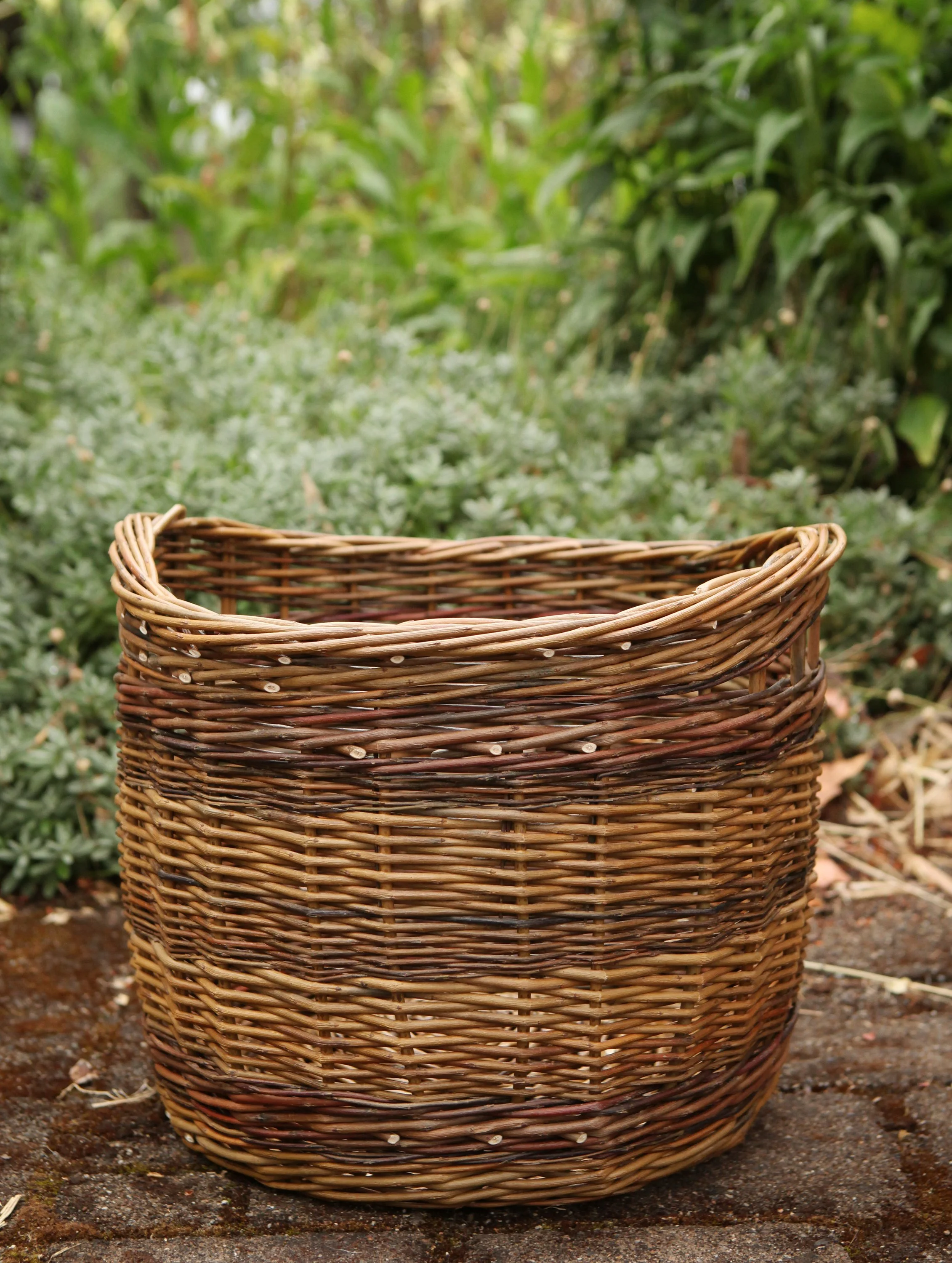 Round Gathering Basket 024