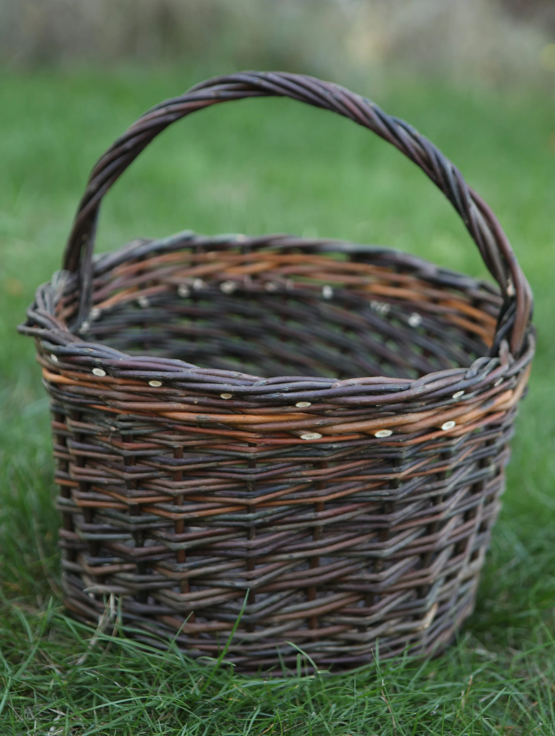 Round Gathering Basket 008