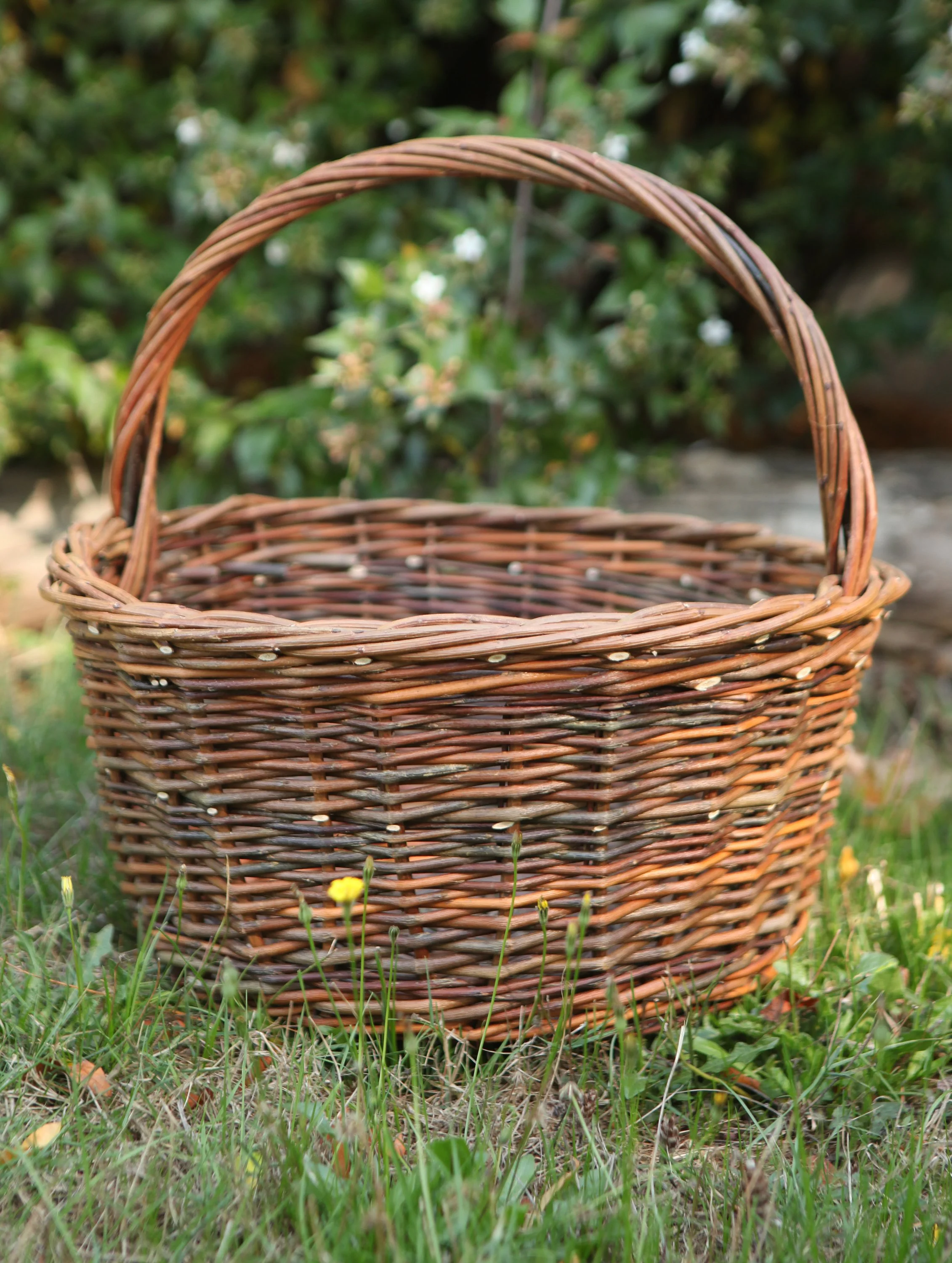 Round Gathering Basket 010