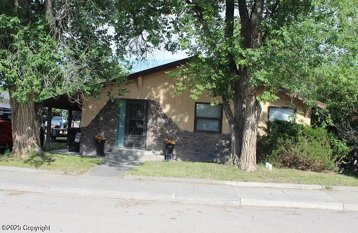 627 Pine St - Upton, WY
