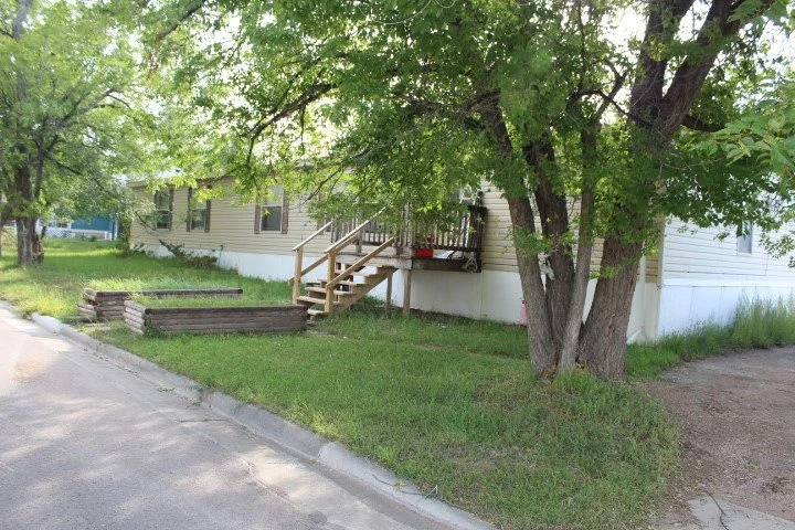 610 Willow St - Upton, Wy