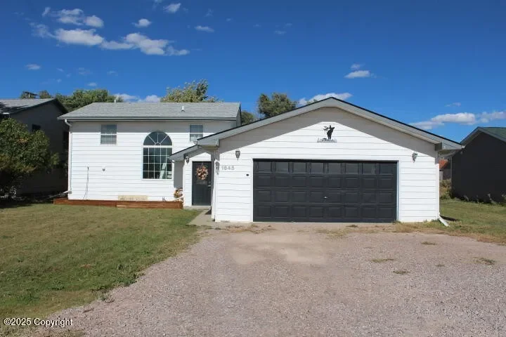 1645 S. Summit Ave - Newcastle, WY