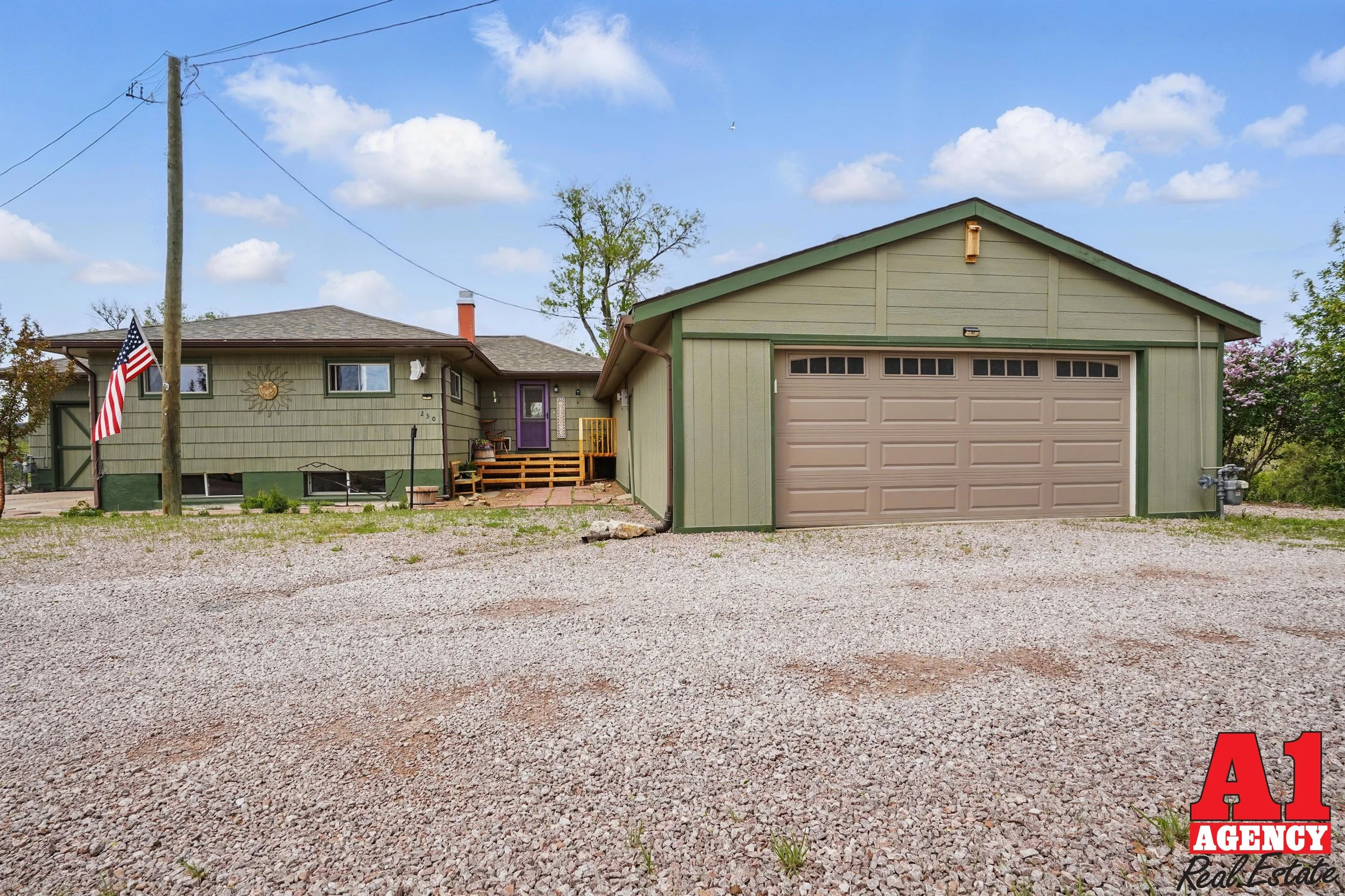 230 W Winthrop - Newcastle, WY