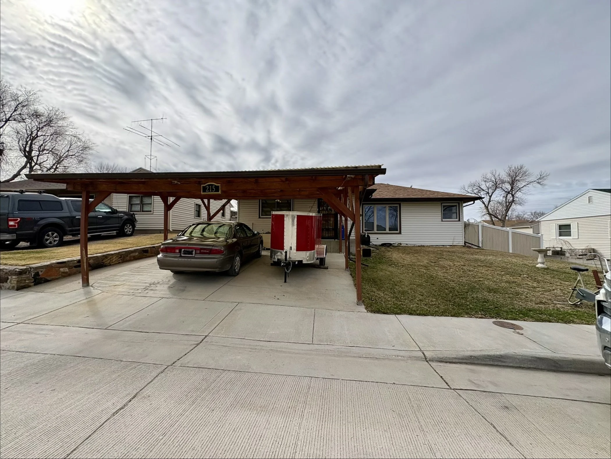 215 Frontier Ave - Newcastle, WY ~ PENDING