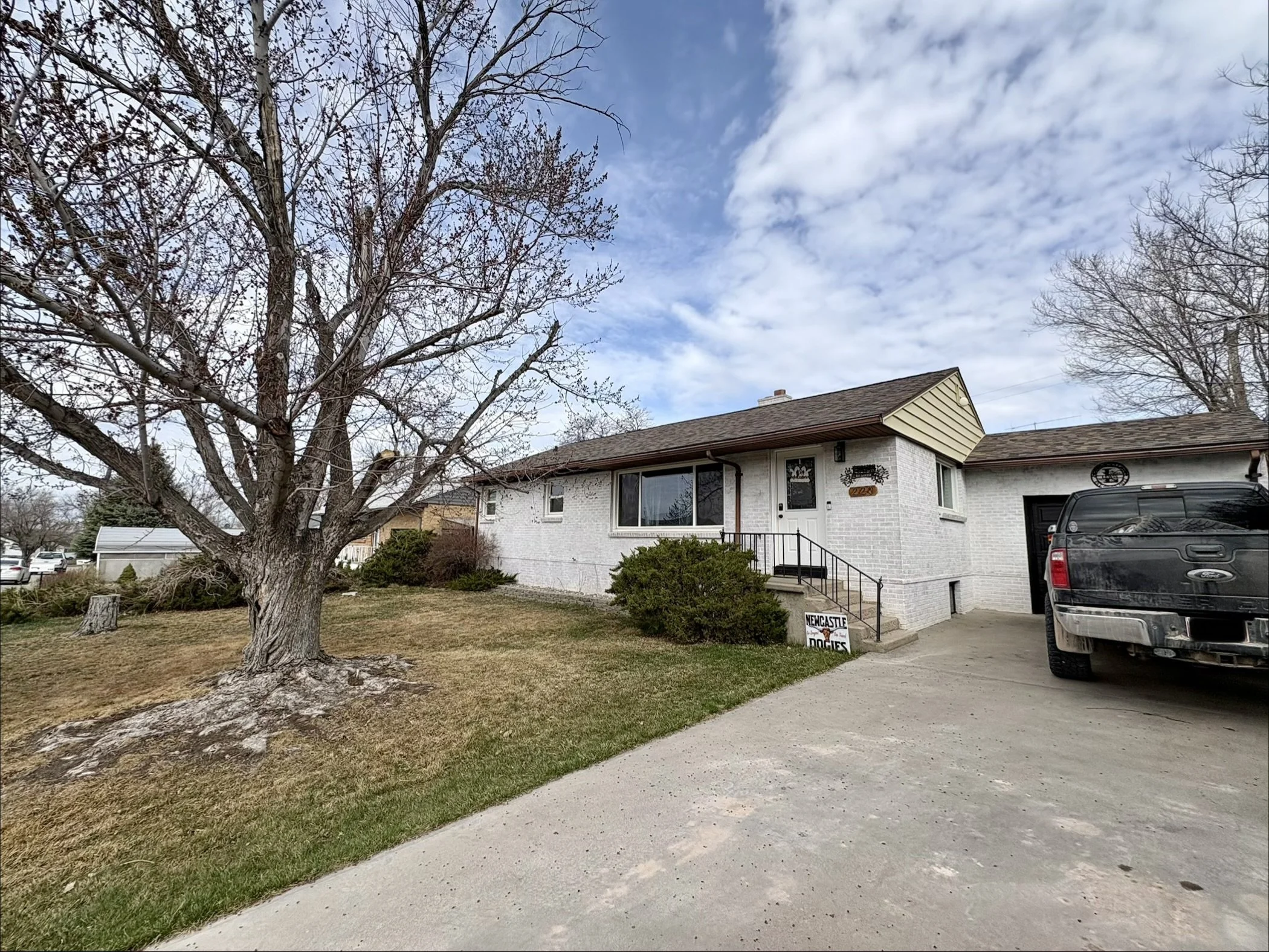 220 Highland Ave - Newcastle, WY 