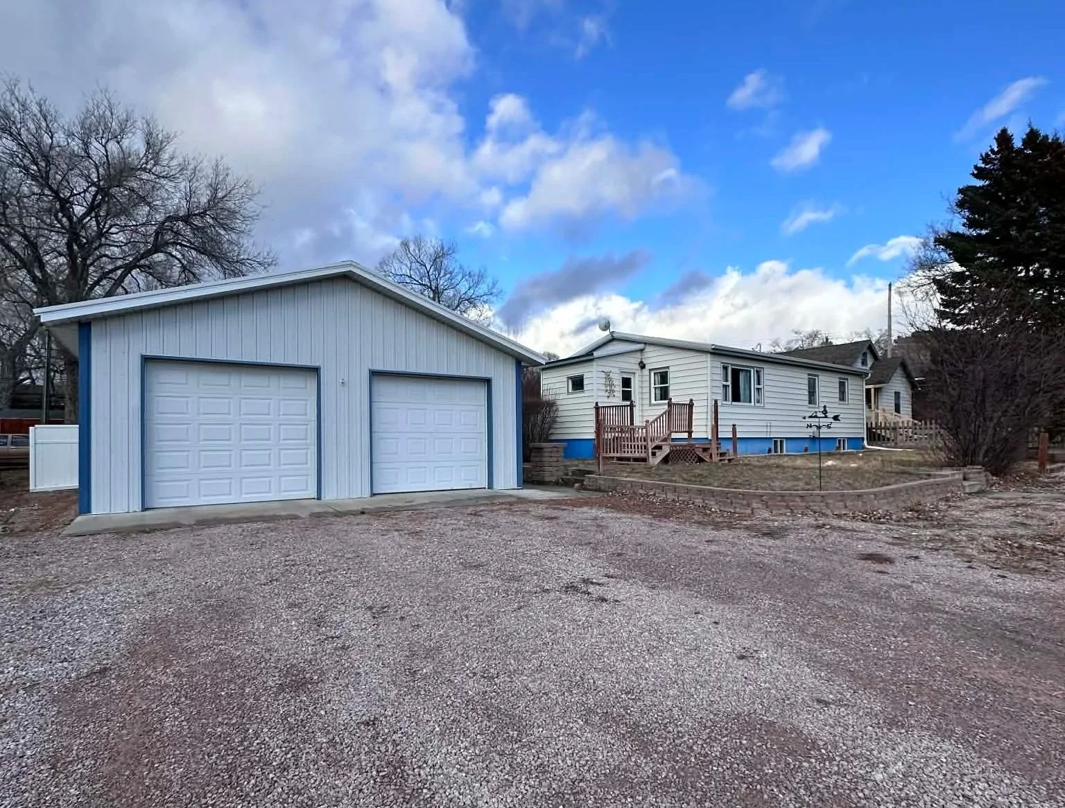 19 W Park St - Newcastle, WY 