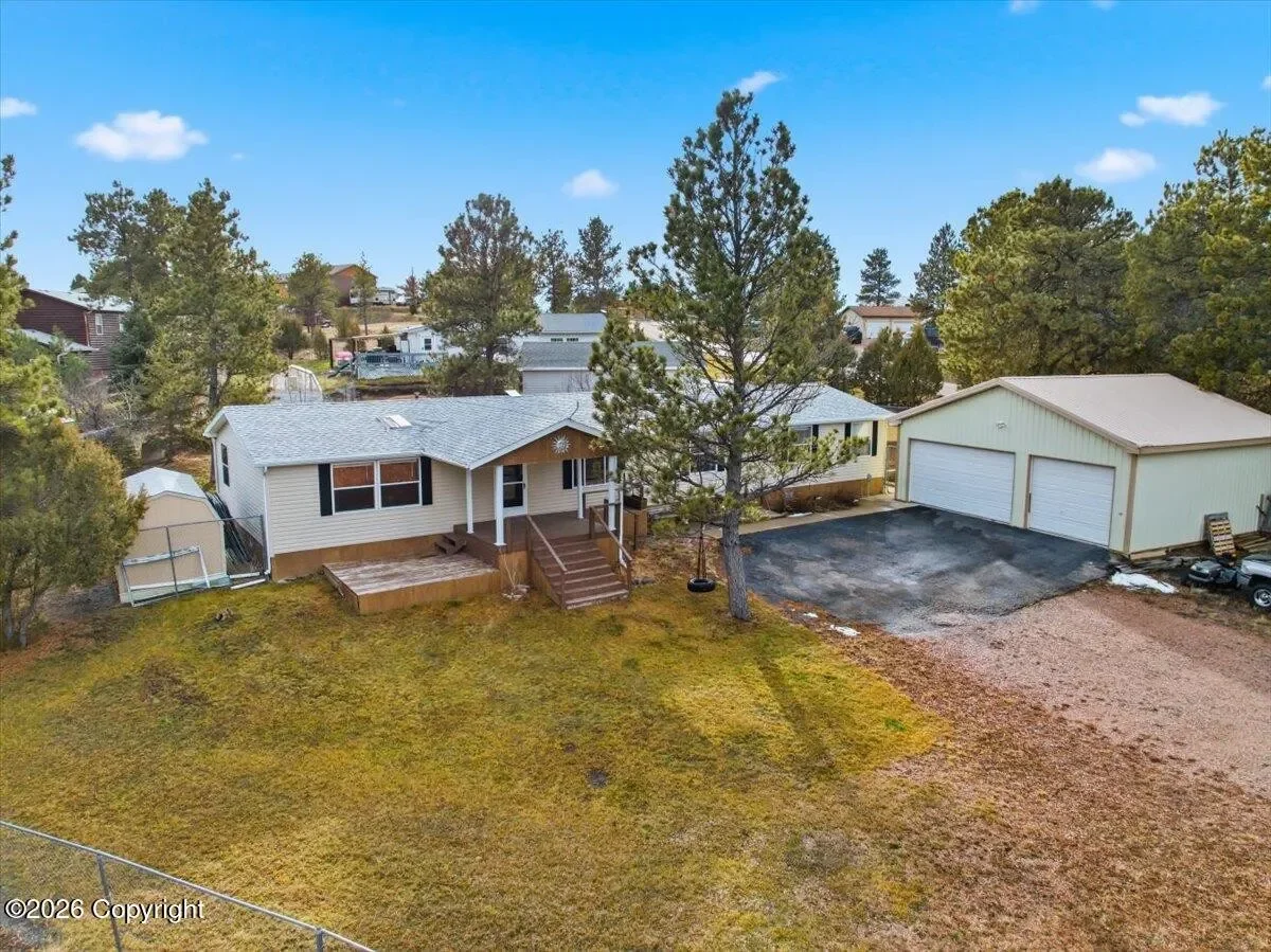 33 Pendleton Dr - Pine Haven, WY