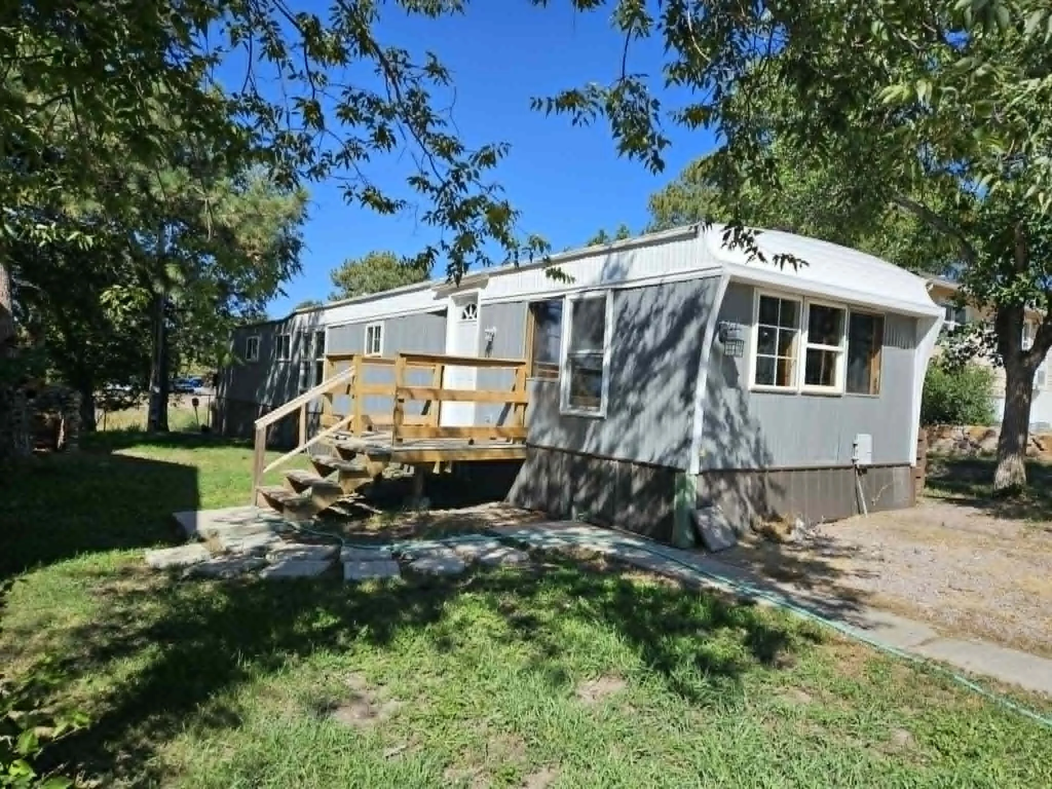 208 7th Ave - Newcastle, WY ~ PENDING