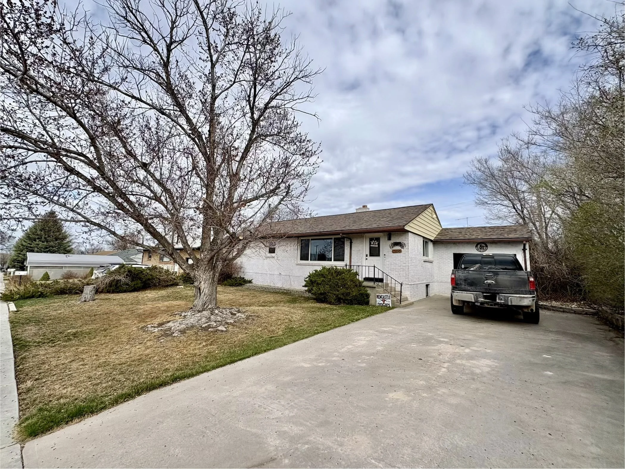 220 Highland Ave - Newcastle, WY