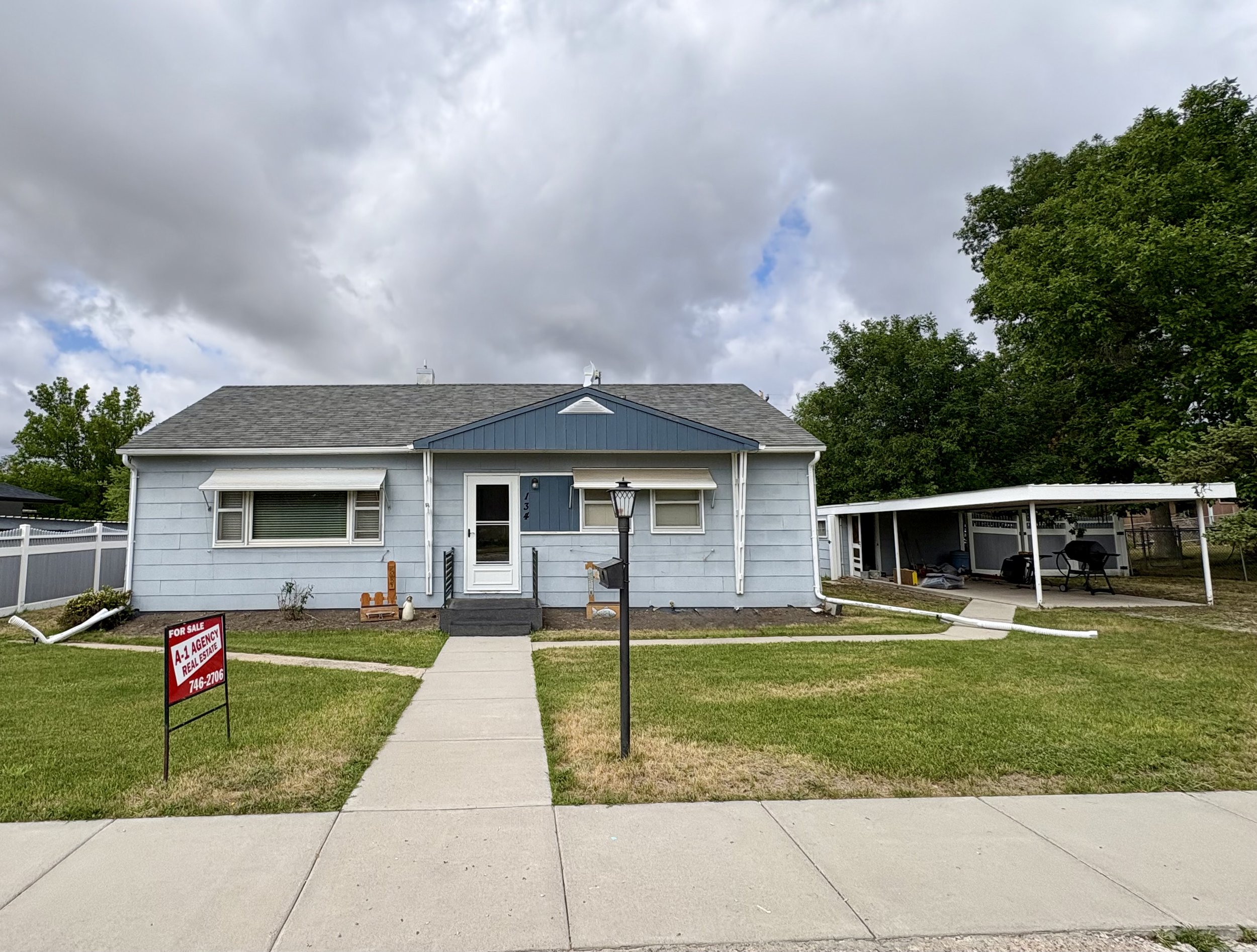 134 6th Ave - Newcastle, WY 