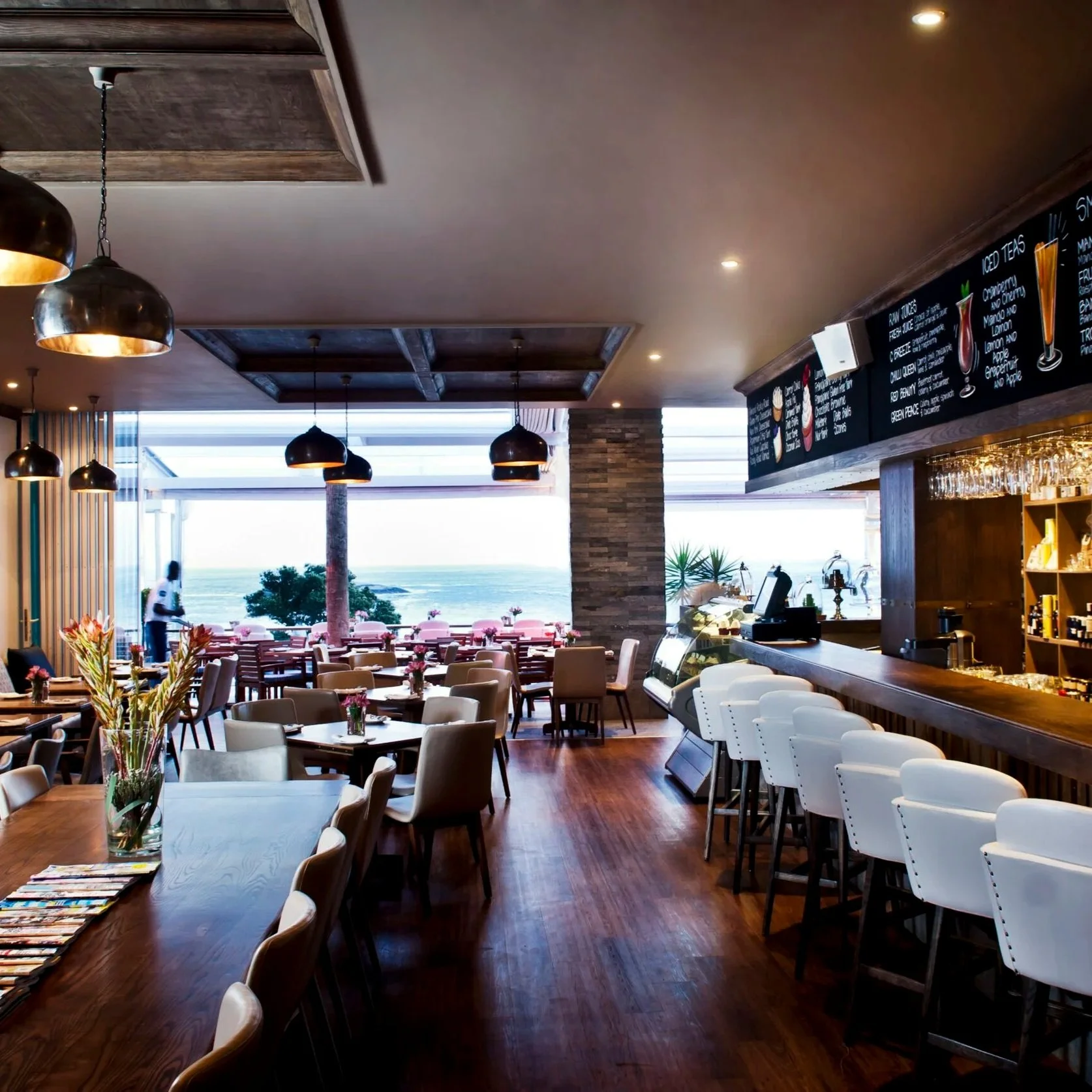 La Belle Bistro &amp; Bakery