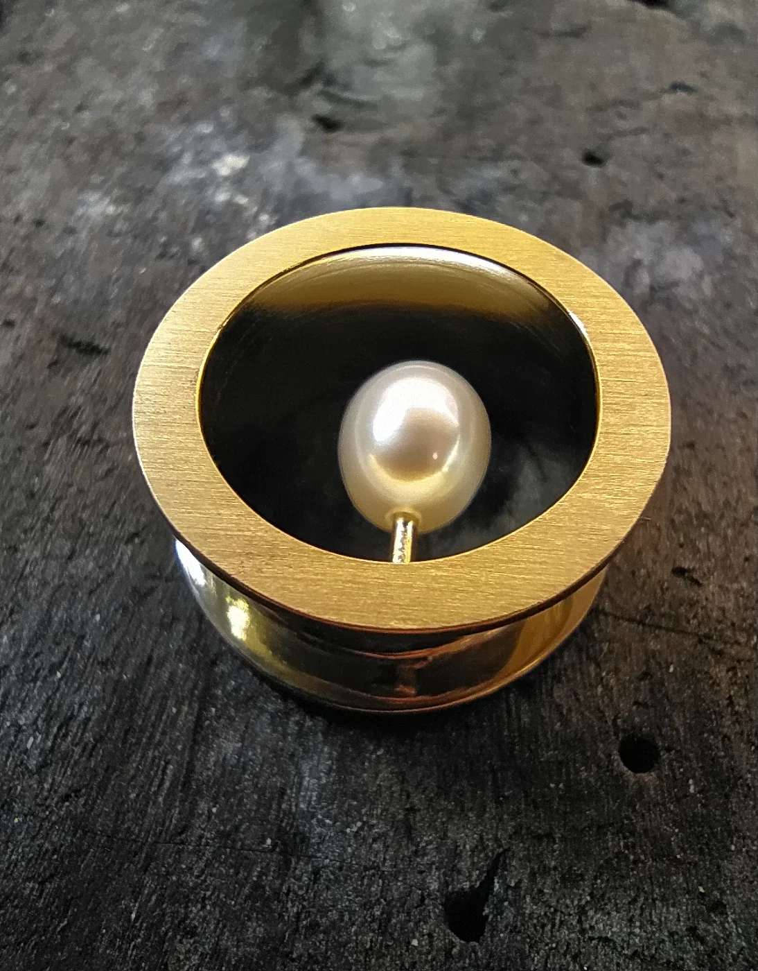 Zlatý tunel do ucha s perlou