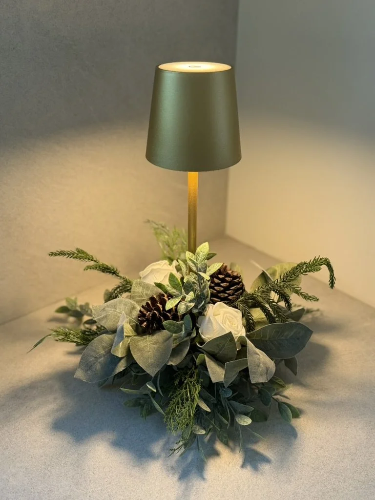 Winter Roses Mini Lamp