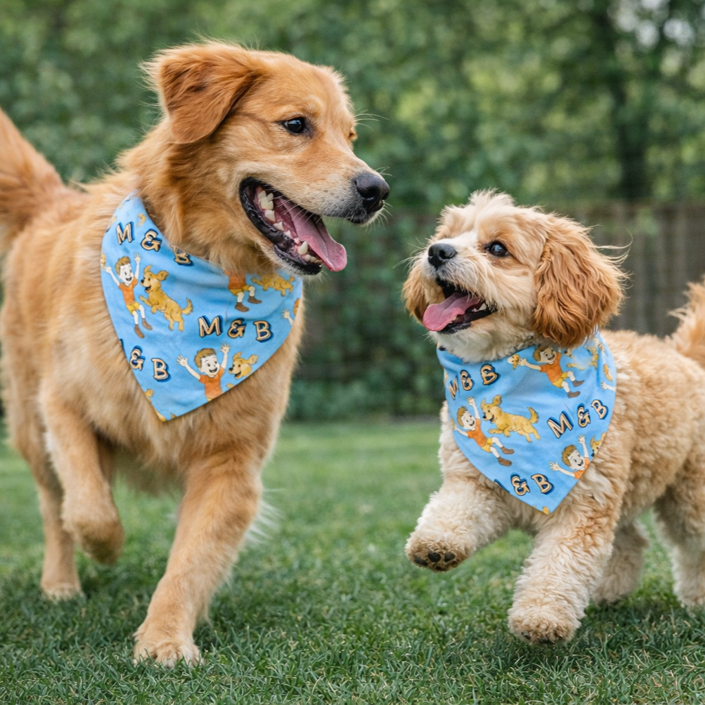 Playful+pups+in+matching+bandanas-2.png