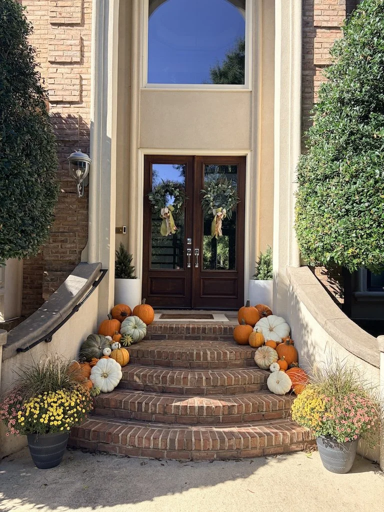 seasonal porch decorating waxhaw.JPG