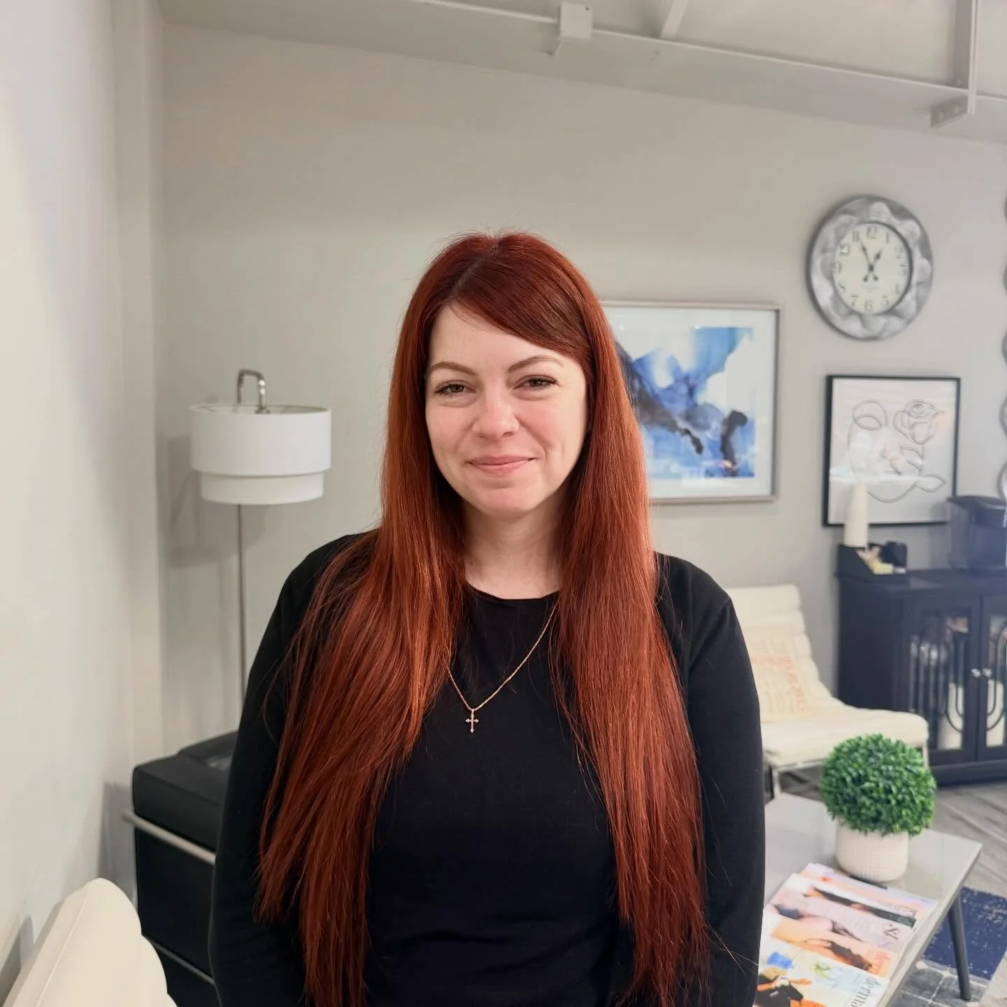 Meet our Rising Artist! 

Summer 💛

Summer is a newly licensed nail technician that studied in Chicago. Her book are ready to be filled! Her favorite nail service to do is Gel X and loves to be challenged with designs. 

Book Summer for your next ma