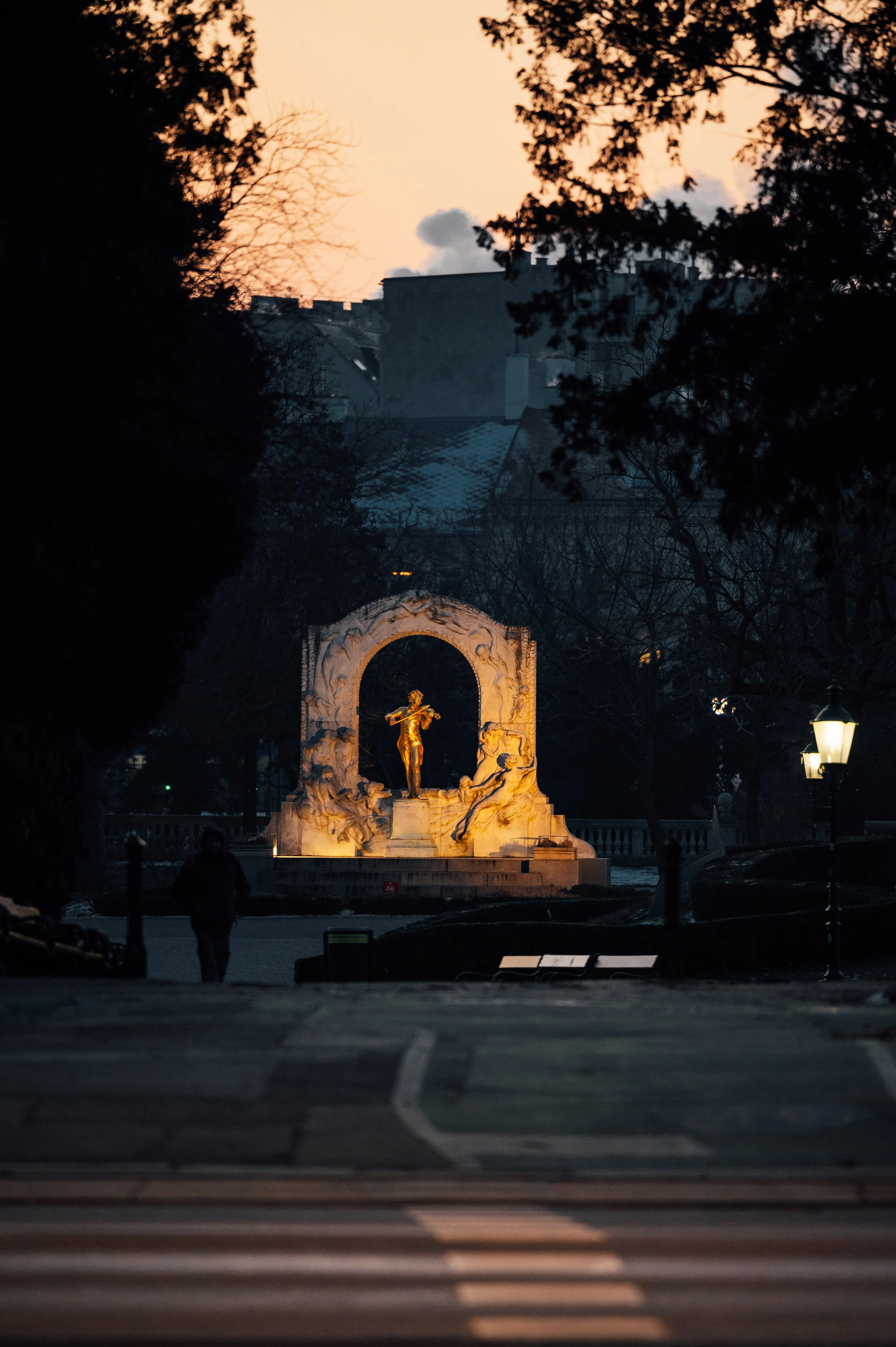 Almanac Palais Vienna_Stadtpark Johann Strauss.jpg
