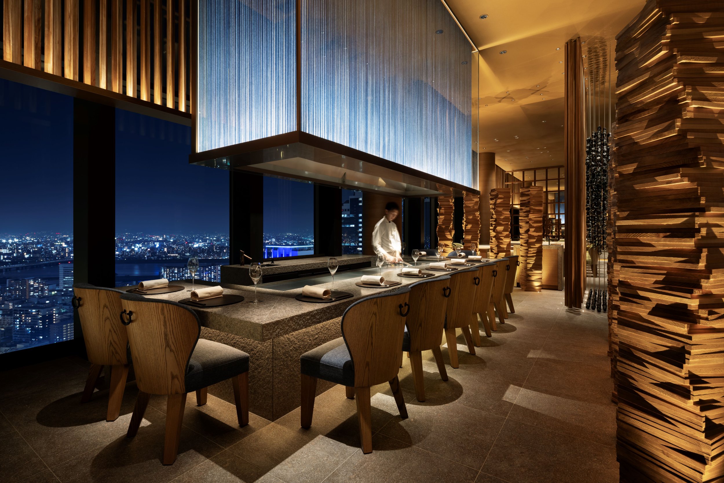Tsukimi Teppan counter with chef.jpg