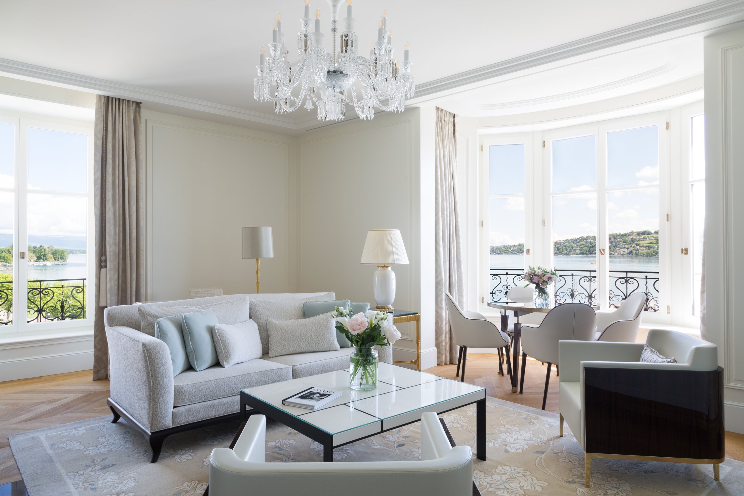 TWG_Accommodations_Suite_Montblanc_Salon_01_2021_Claire_Cocano_2.jpg