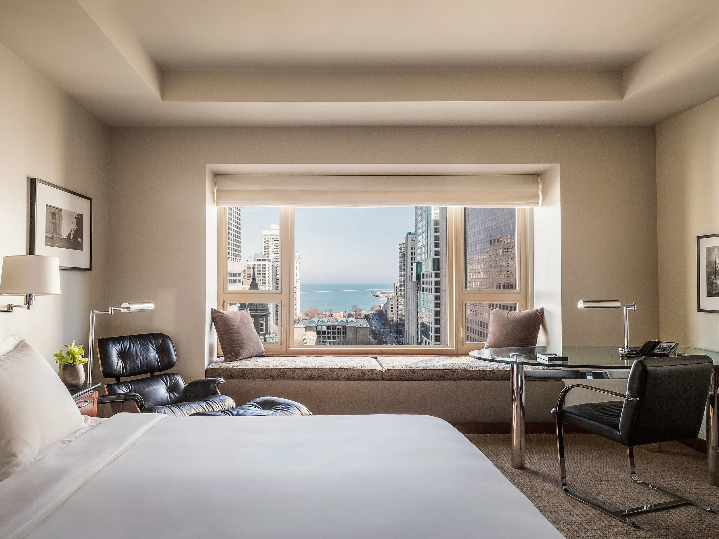 Park-Hyatt-Chicago-P369-Lake-View-Room-King.4x3.jpg