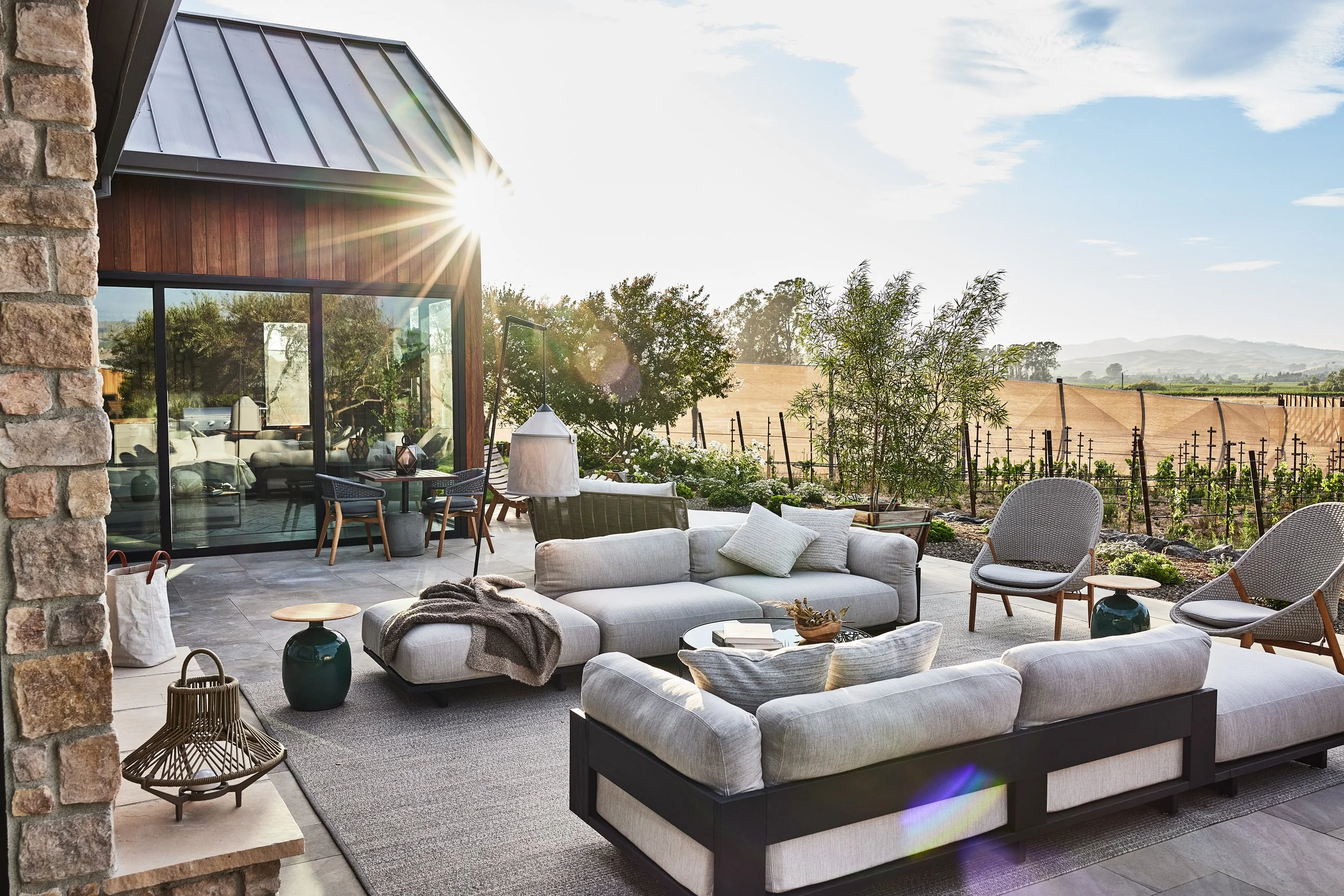 STN_Accomodations_Palomino_Suite_Patio_ 2022_0A5A5069.jpg