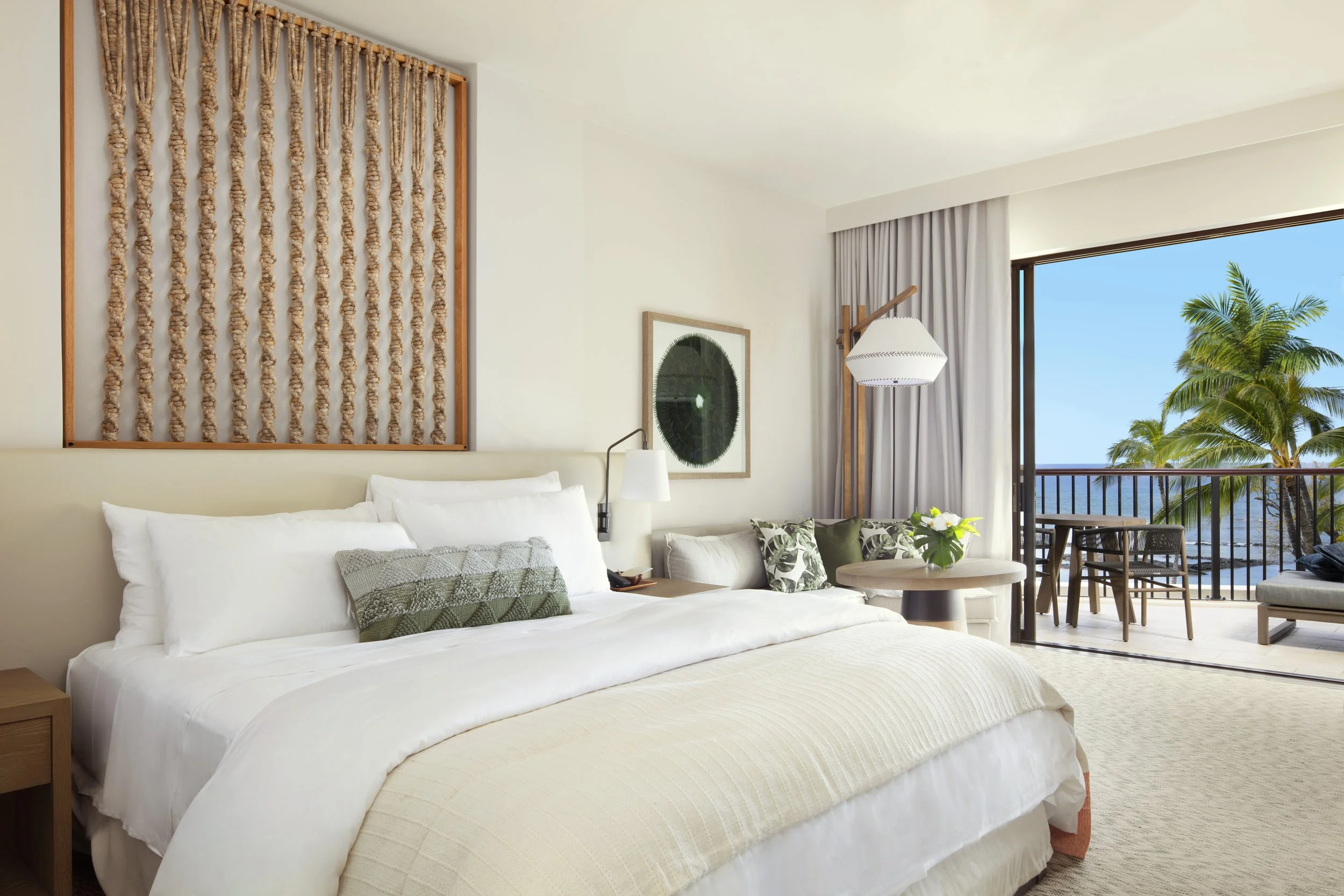 MNL_Accommodations_Guestroom_Oceanfront_King_Bedroom_340_2020_001.jpg