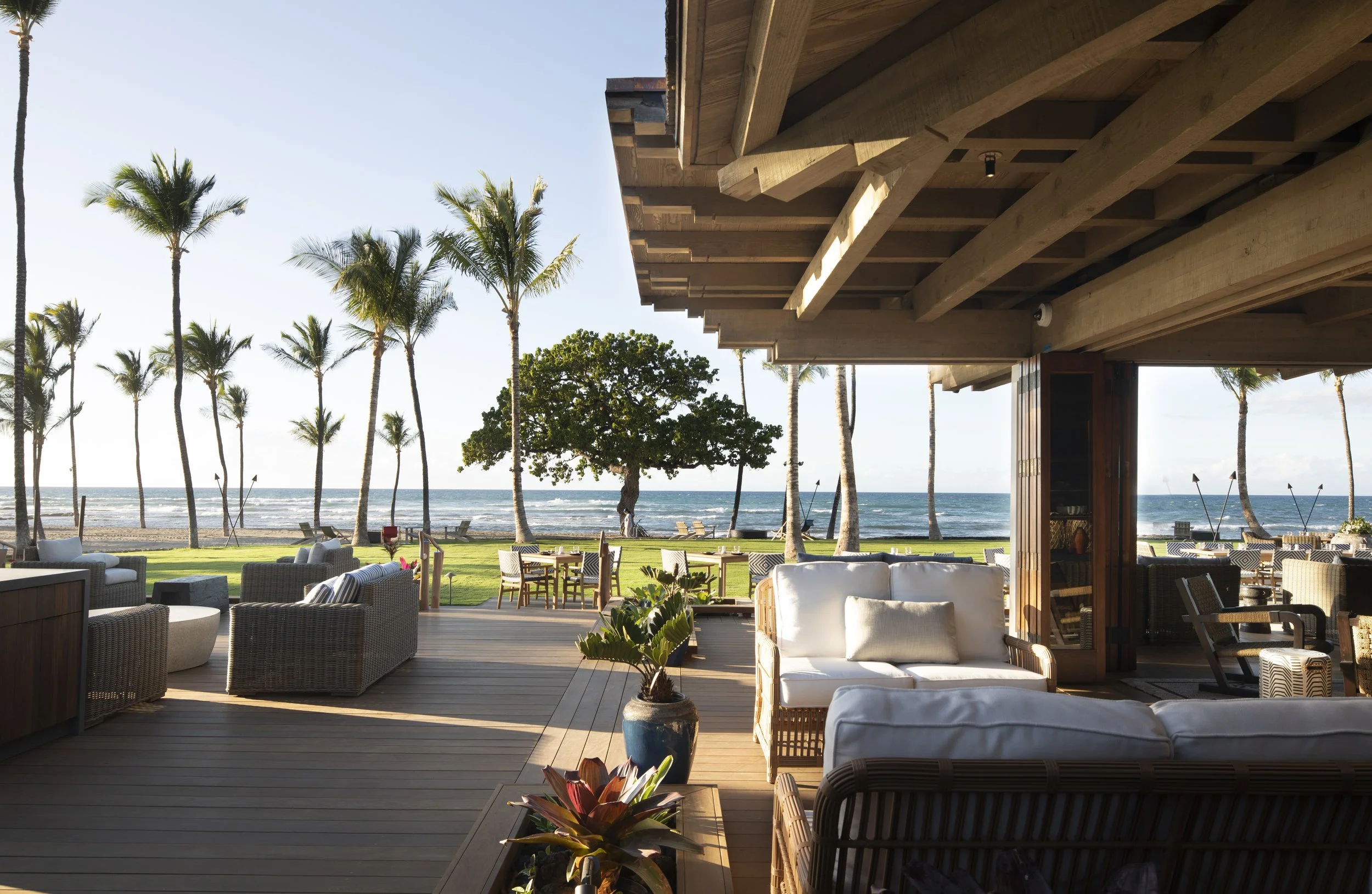 MNL_Dine_CanoeHouse_Lanai View_2020_001.jpg