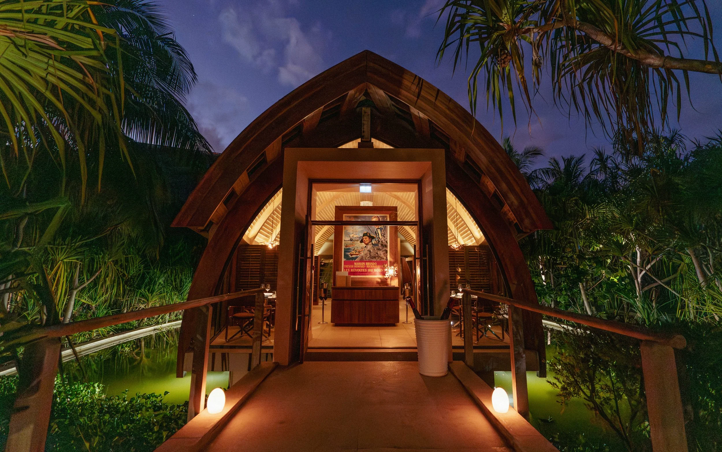 Les Mutinés Restaurant.jpg