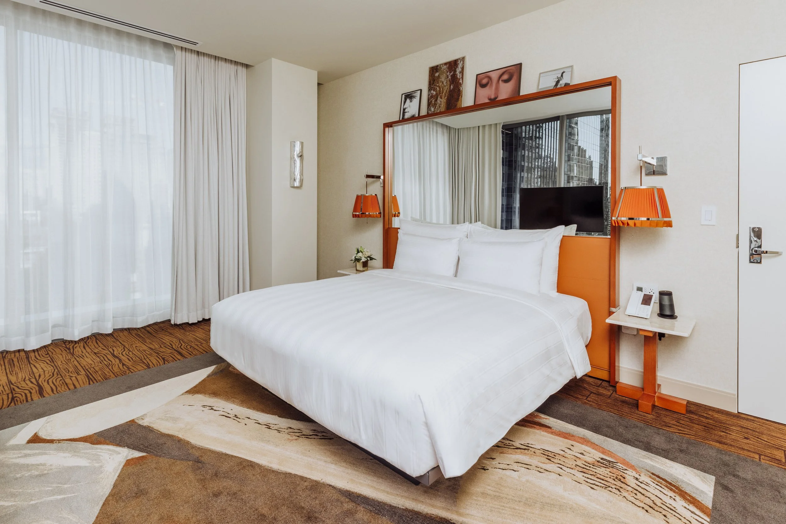 Deluxe Suite King_2.jpg