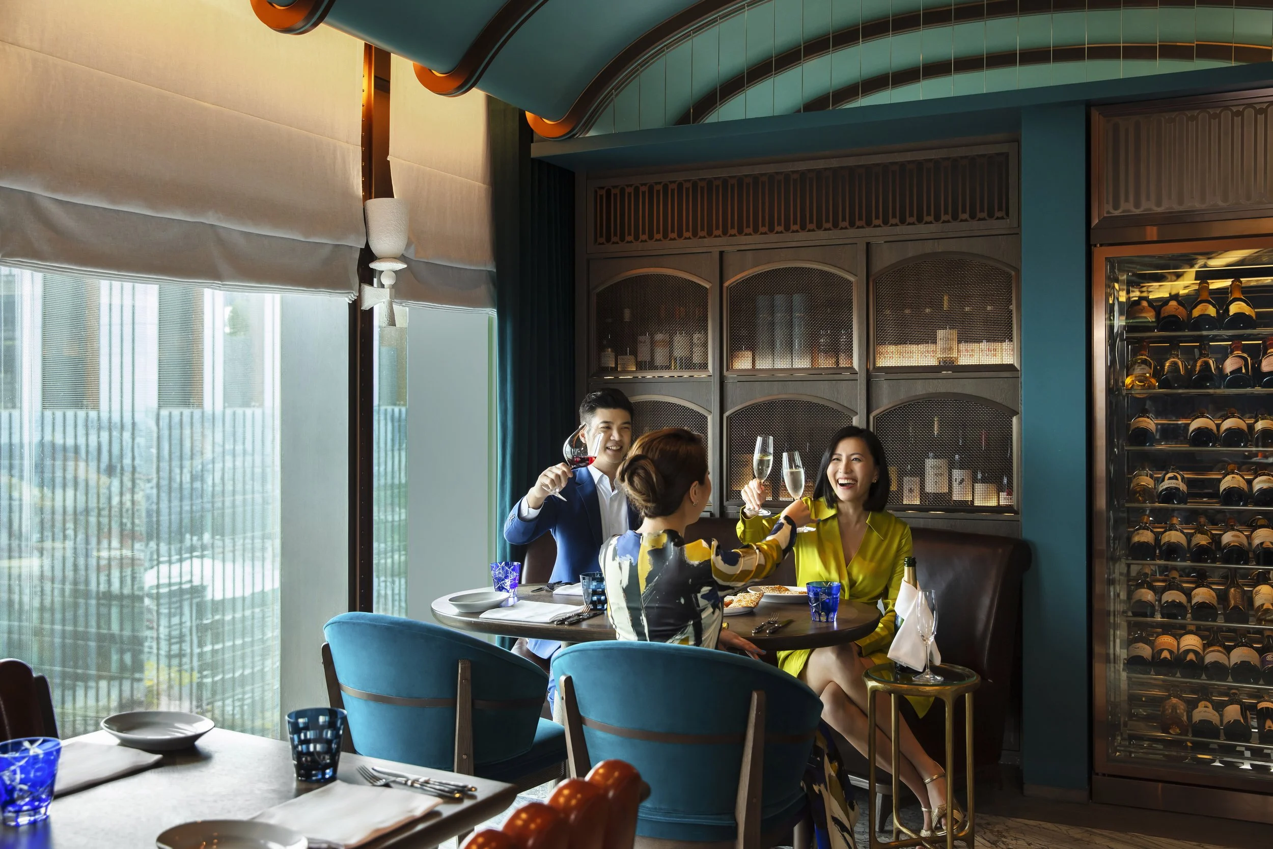 AndazSingapore-TheCellar-Group.jpg