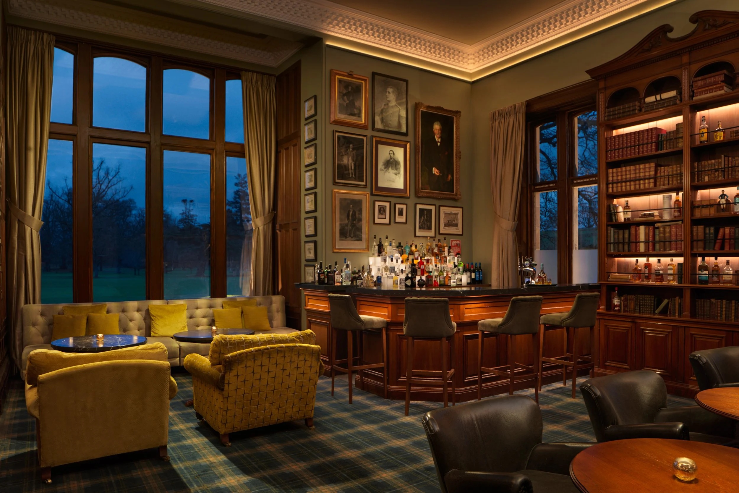 Bar 1745 Wide 3_01.jpg