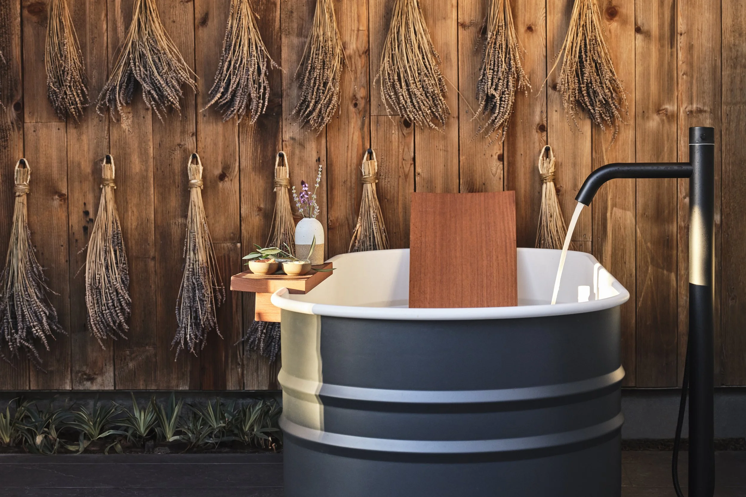 MAT_Wellness_Lavender-Barn_Outdoor-Tub_2024_01.jpg
