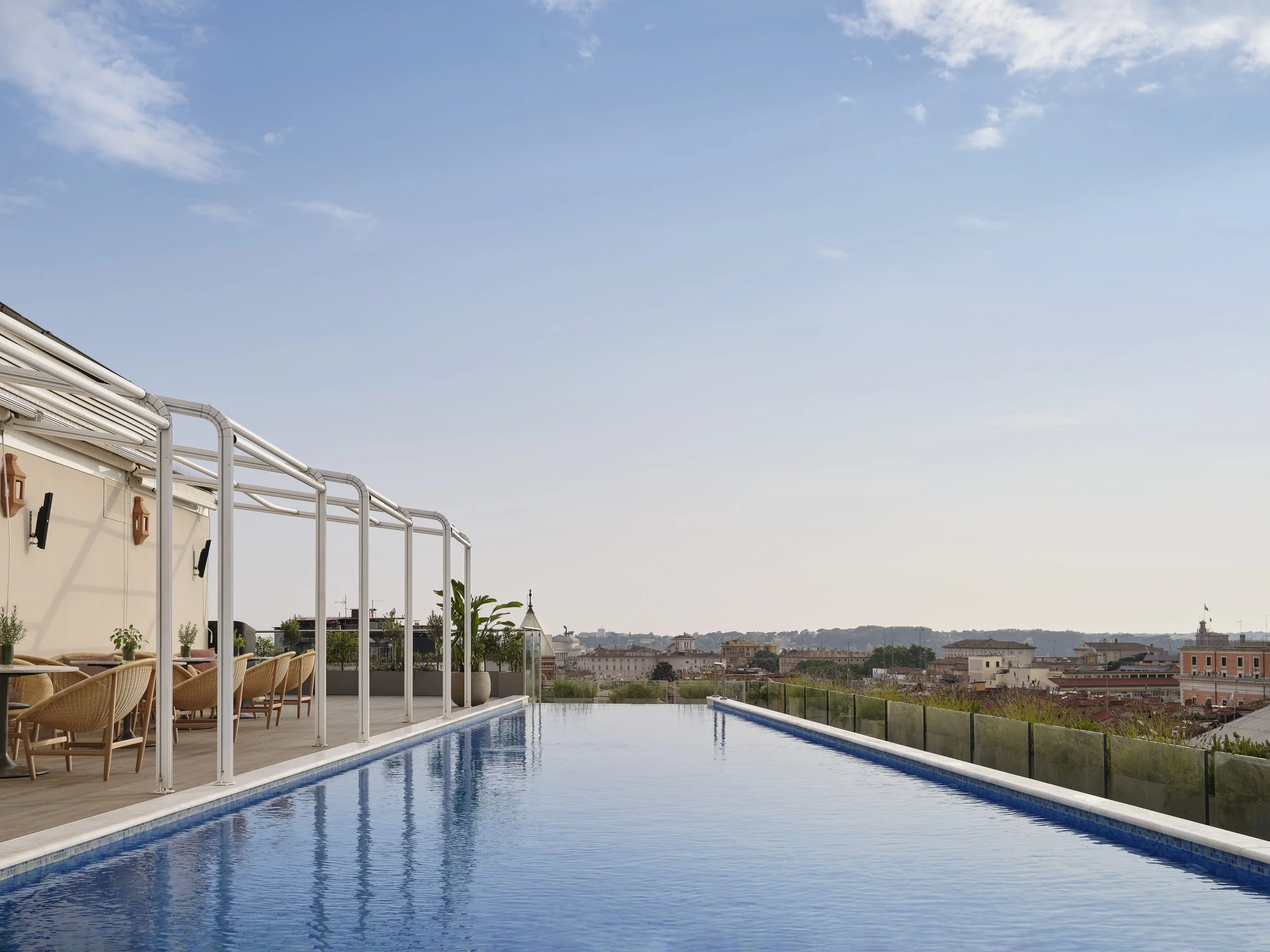 Anantara_Palazzo_Naiadi_Rome_Rooftop_Pool.jpg