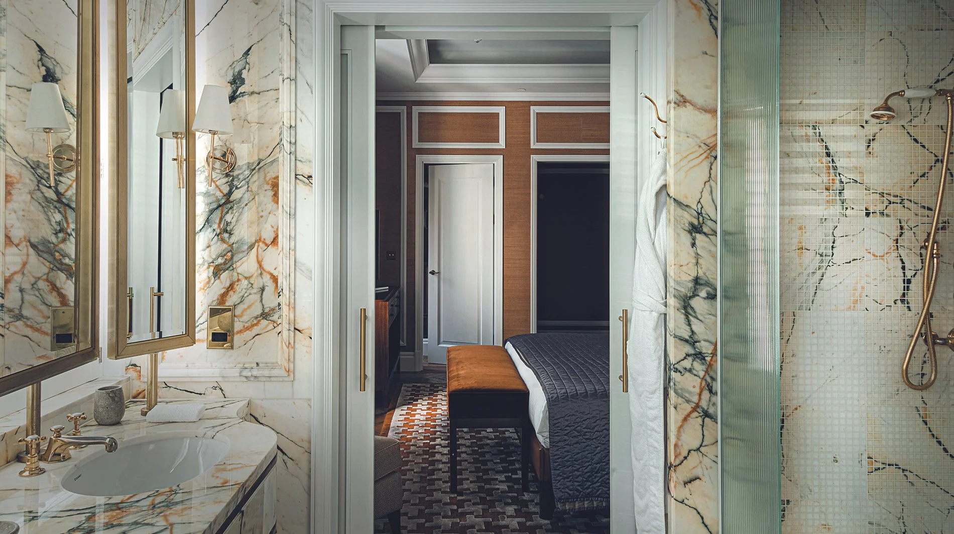 The-Cadogan-A-Belmond-Hotel-Suite-Bathroom.jpg